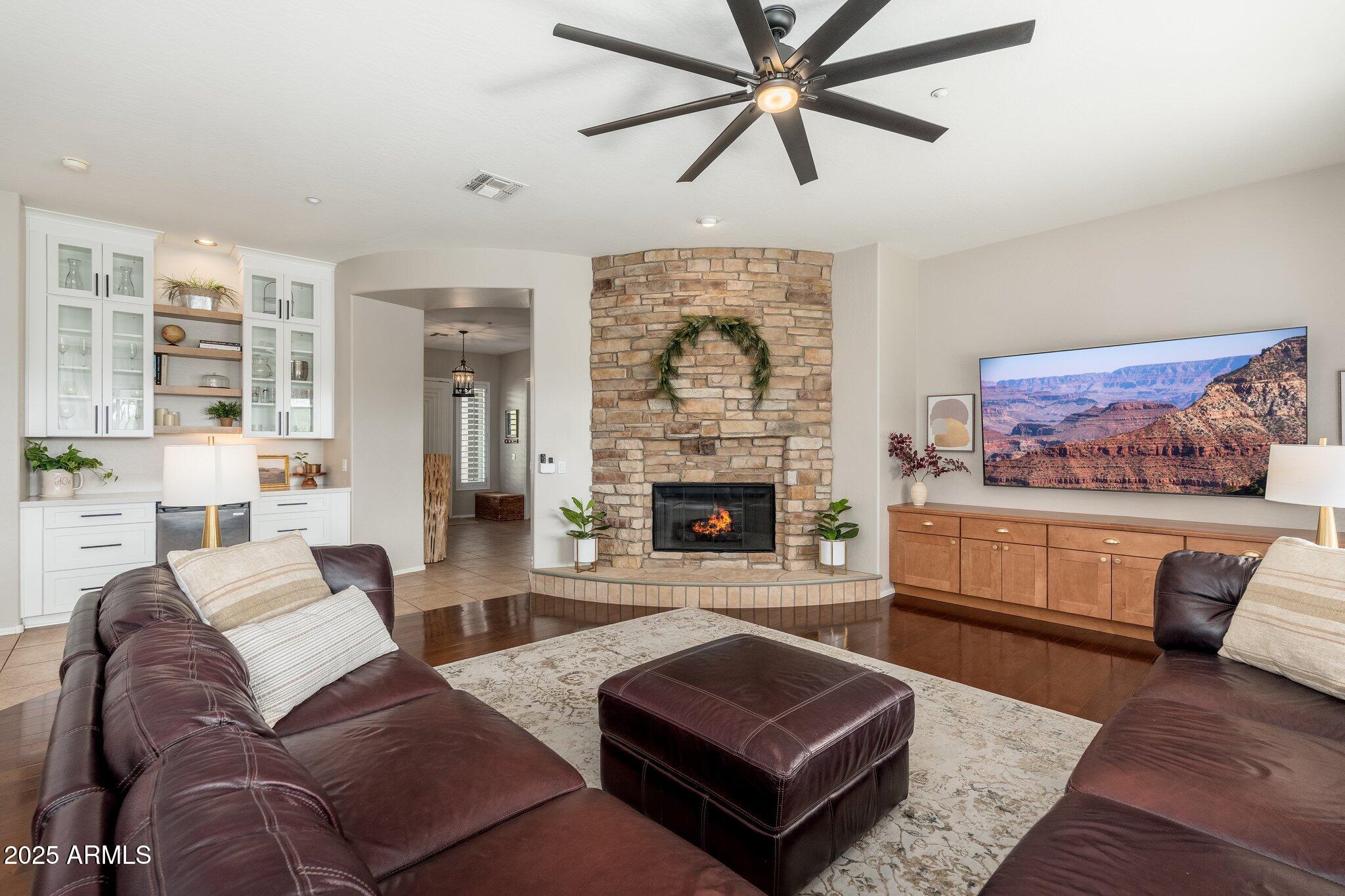 5712 E BLUE SKY Drive