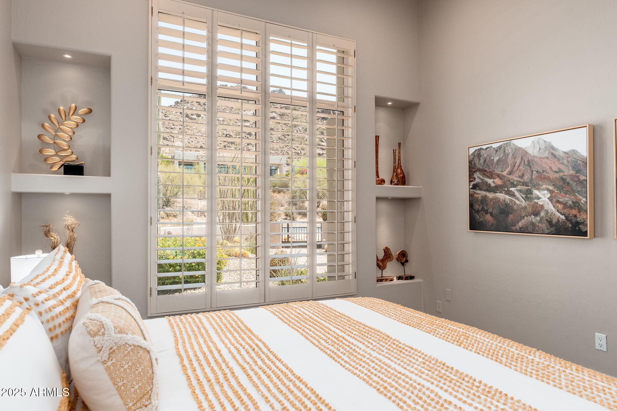 11131 E DESERT VISTA Drive