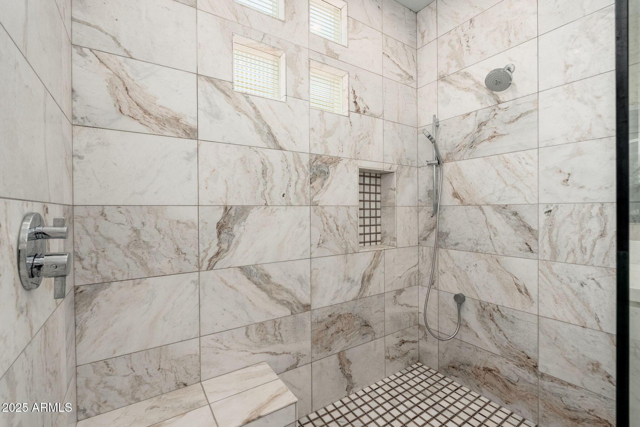 11131 E DESERT VISTA Drive
