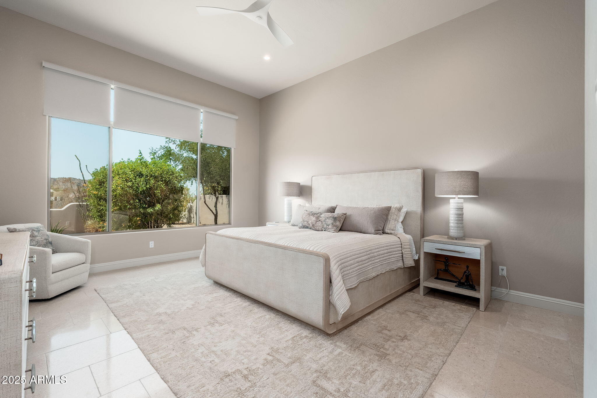 11131 E DESERT VISTA Drive
