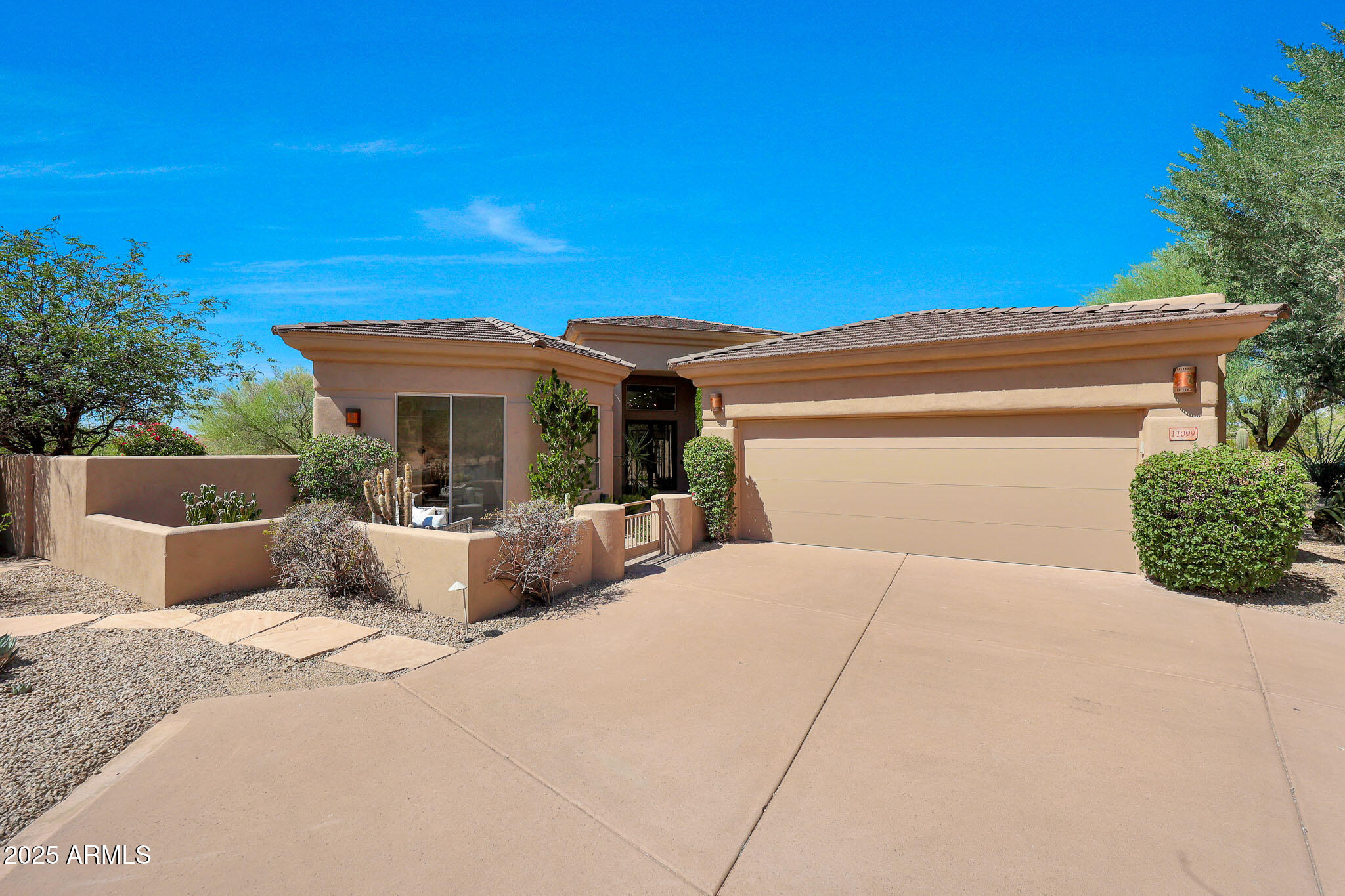 11099 E DESERT VISTA Drive