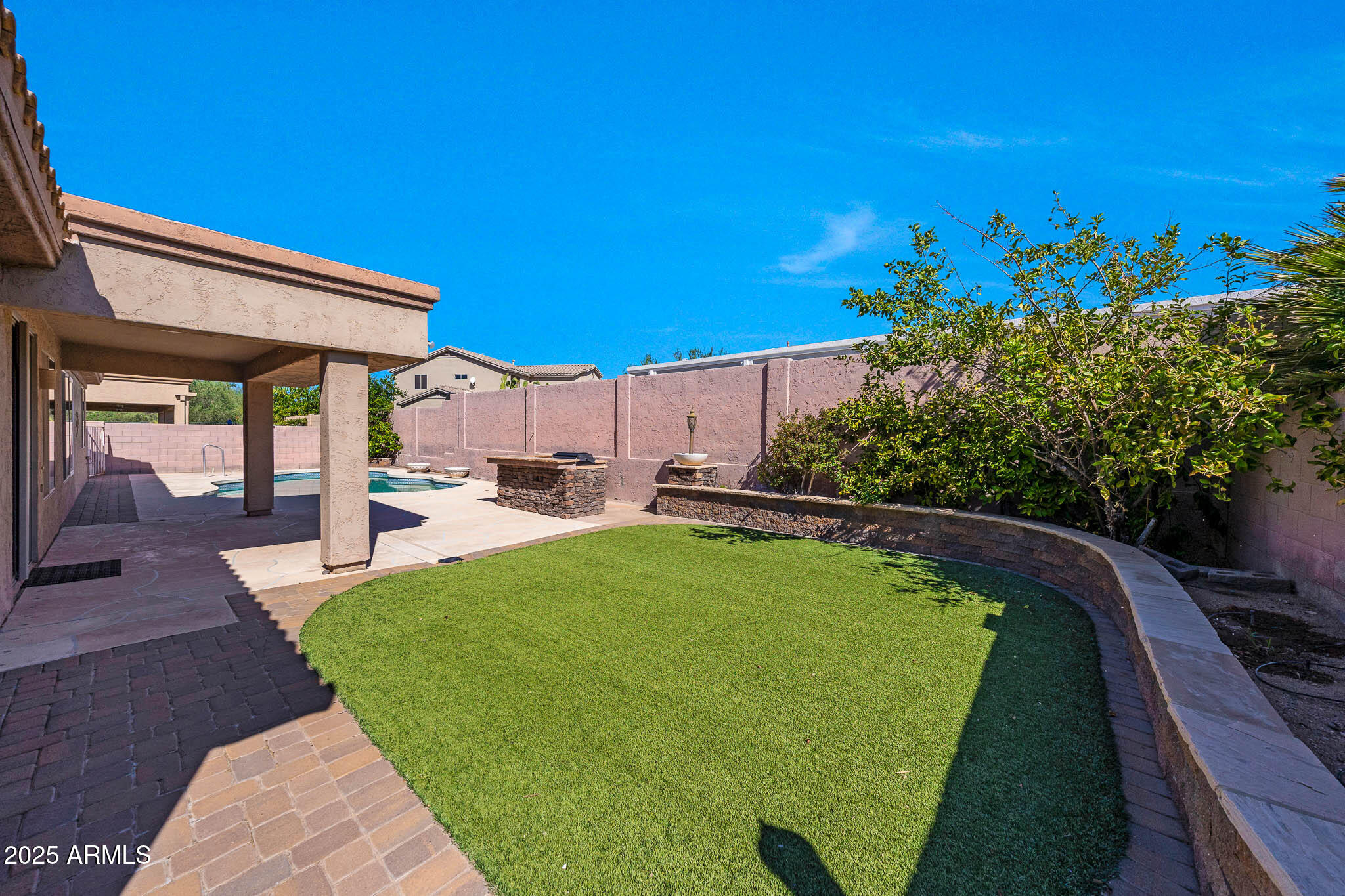 7736 E VIA DEL SOL Drive