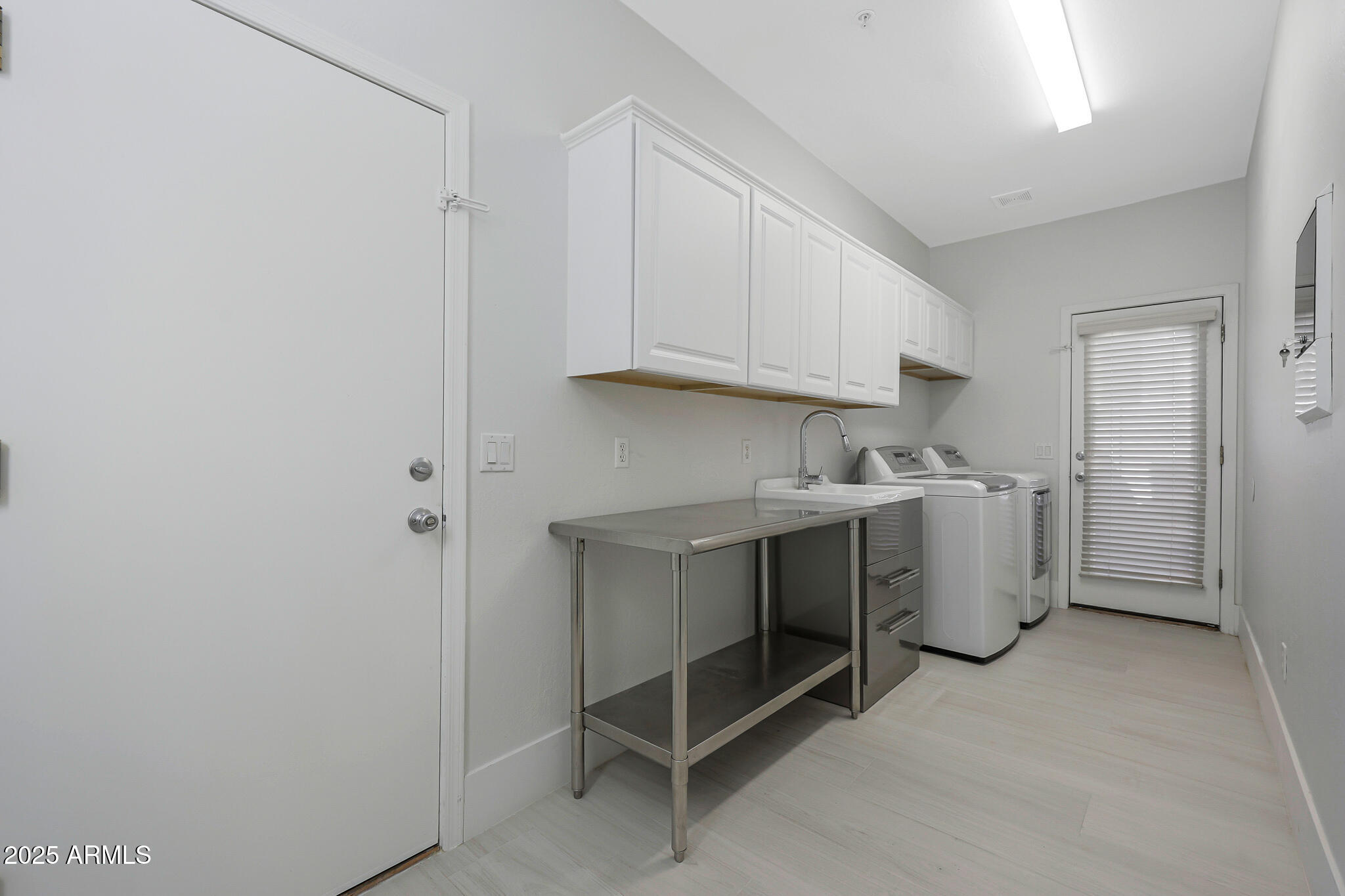 7736 E VIA DEL SOL Drive