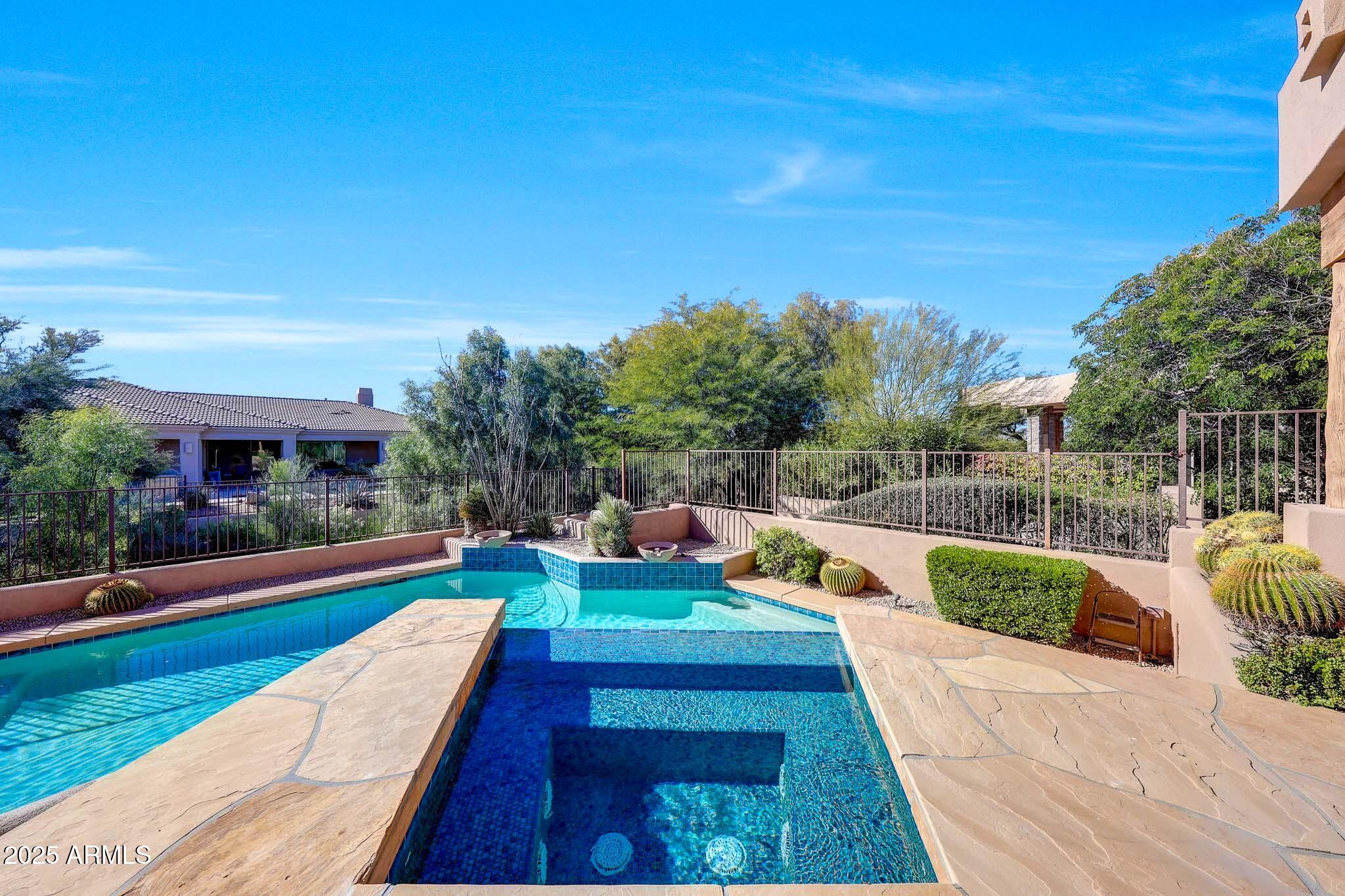 10901 E SOUTHWIND Lane