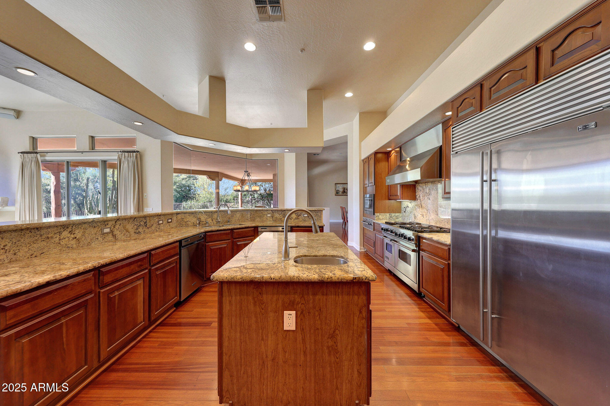 10901 E SOUTHWIND Lane