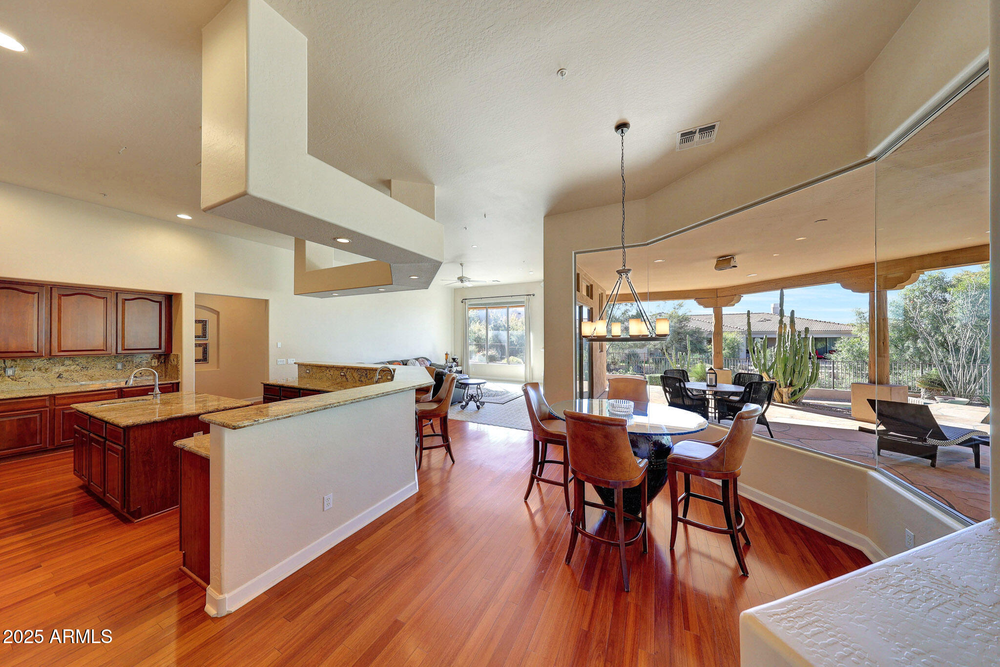 10901 E SOUTHWIND Lane