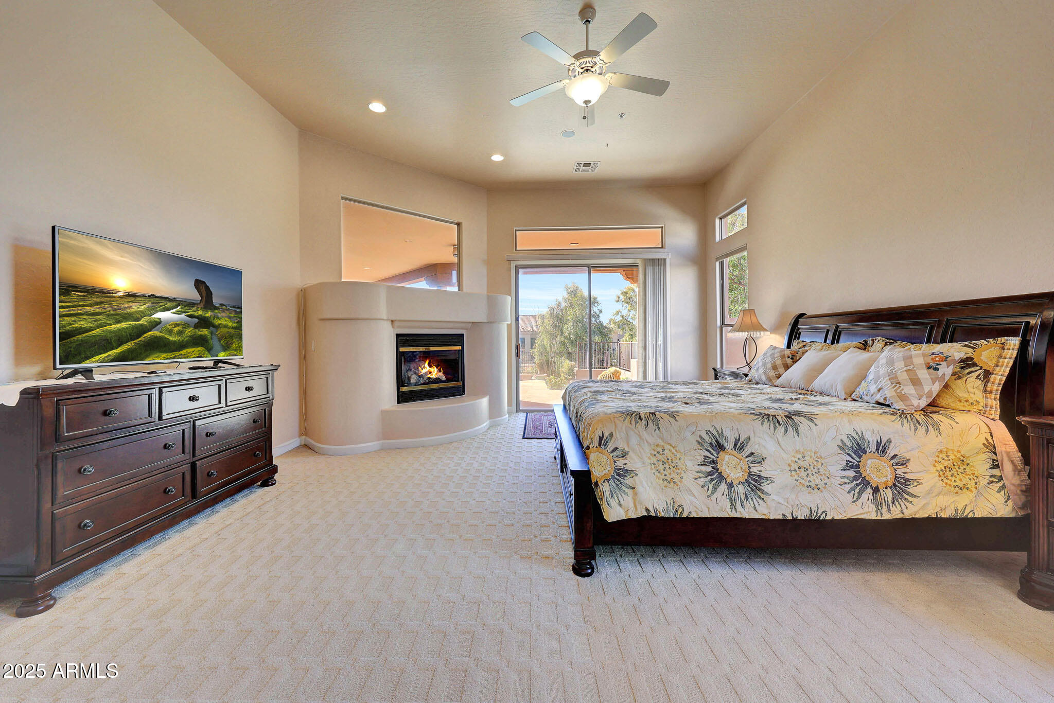 10901 E SOUTHWIND Lane