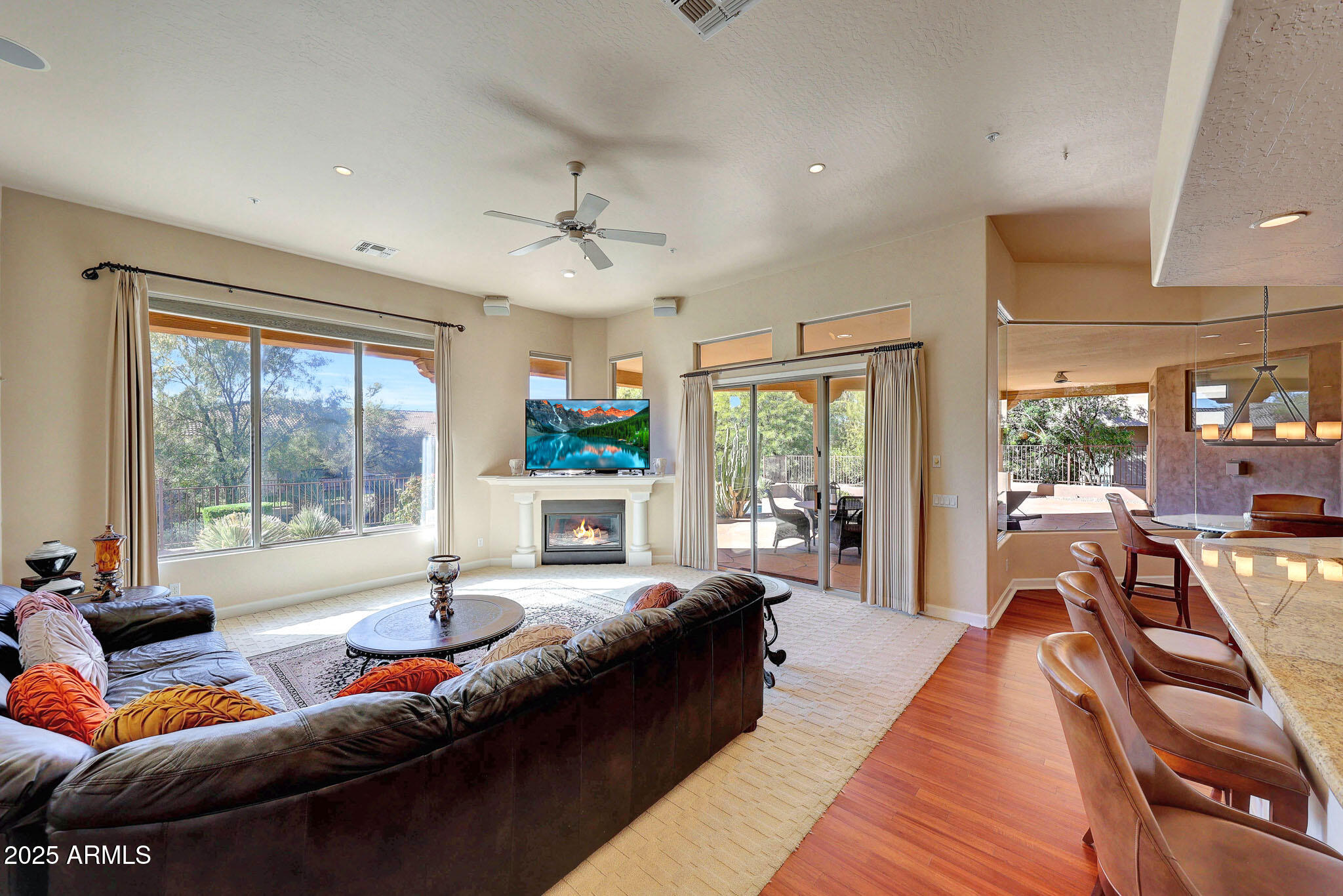 10901 E SOUTHWIND Lane