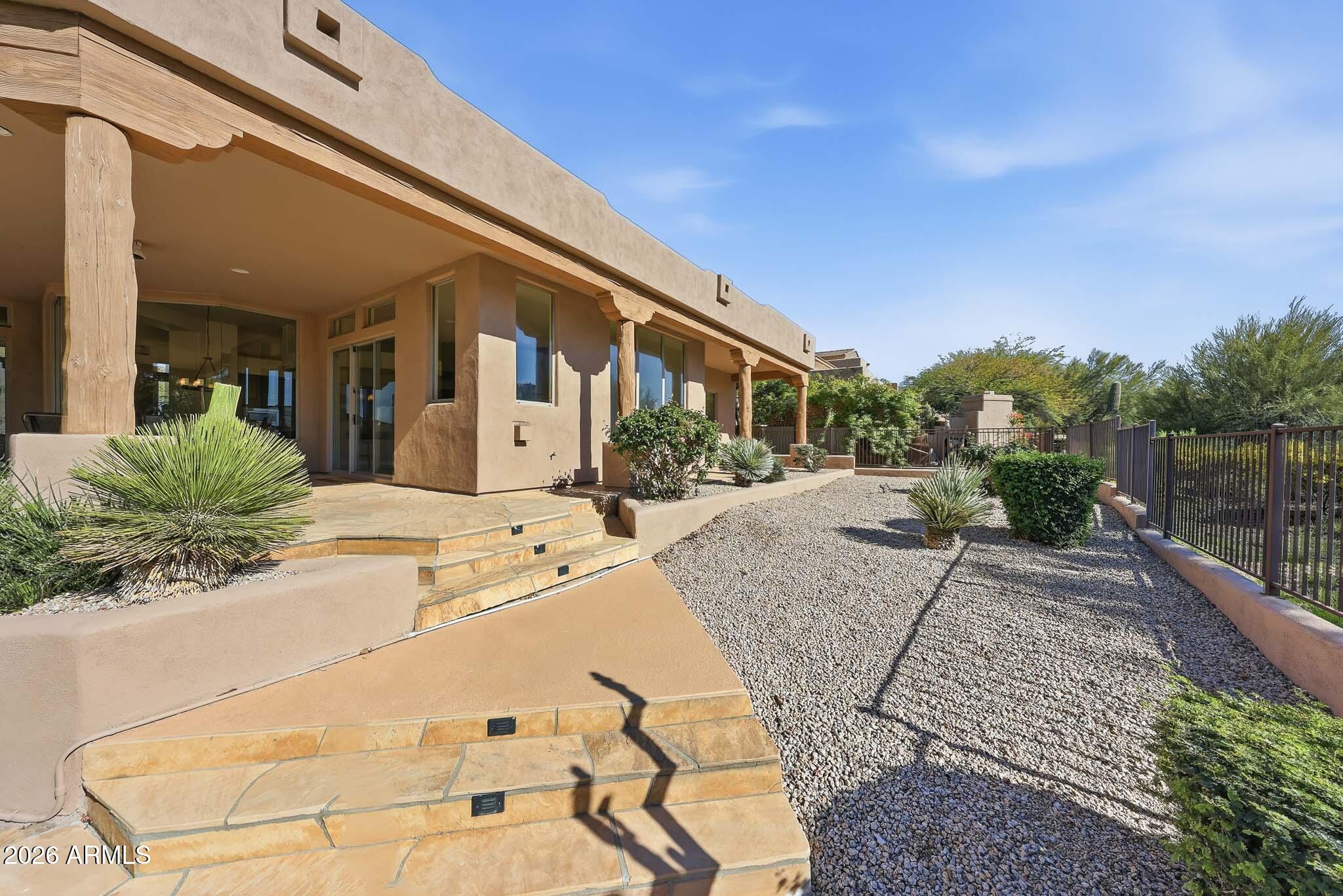 10901 E SOUTHWIND Lane