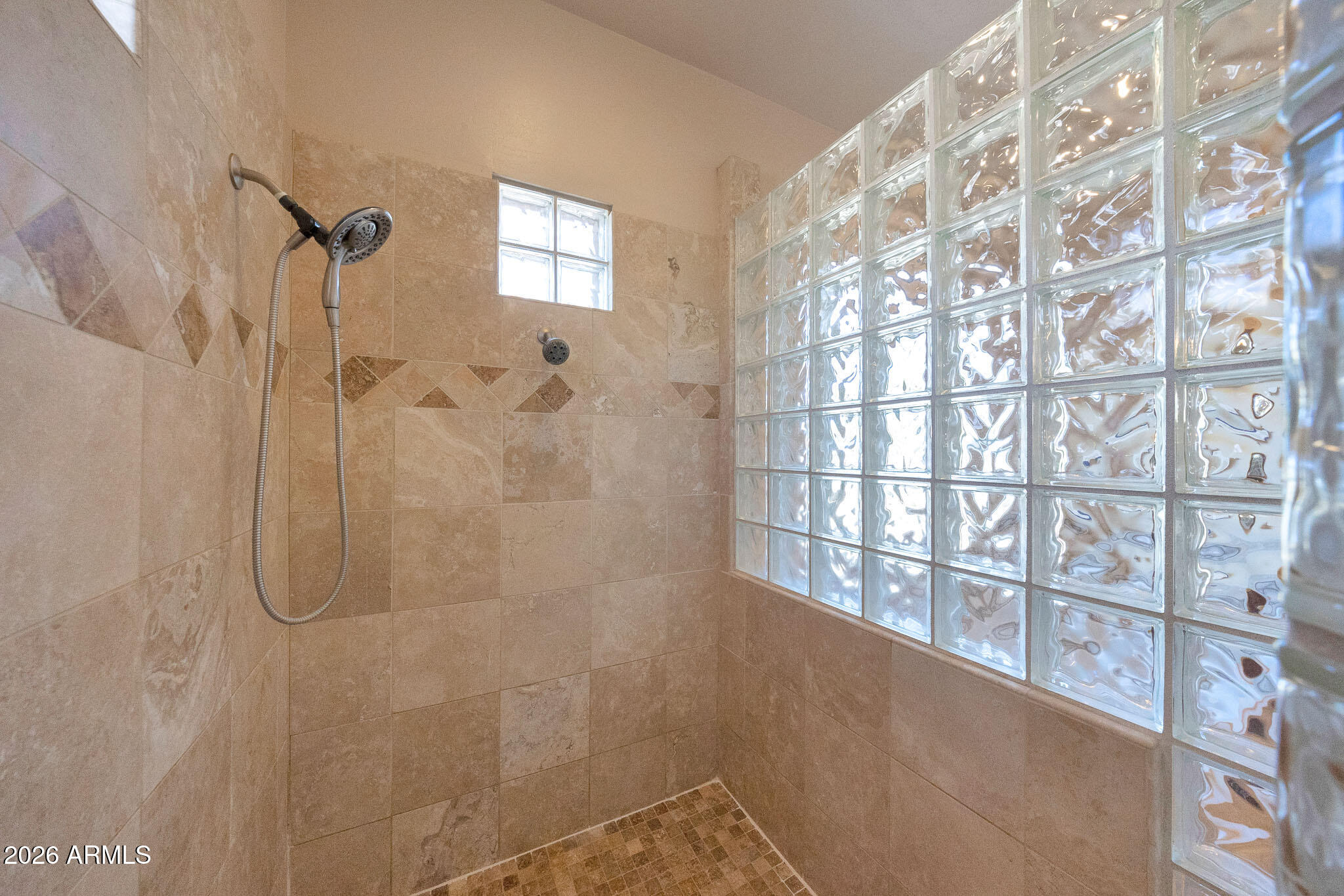 10901 E SOUTHWIND Lane