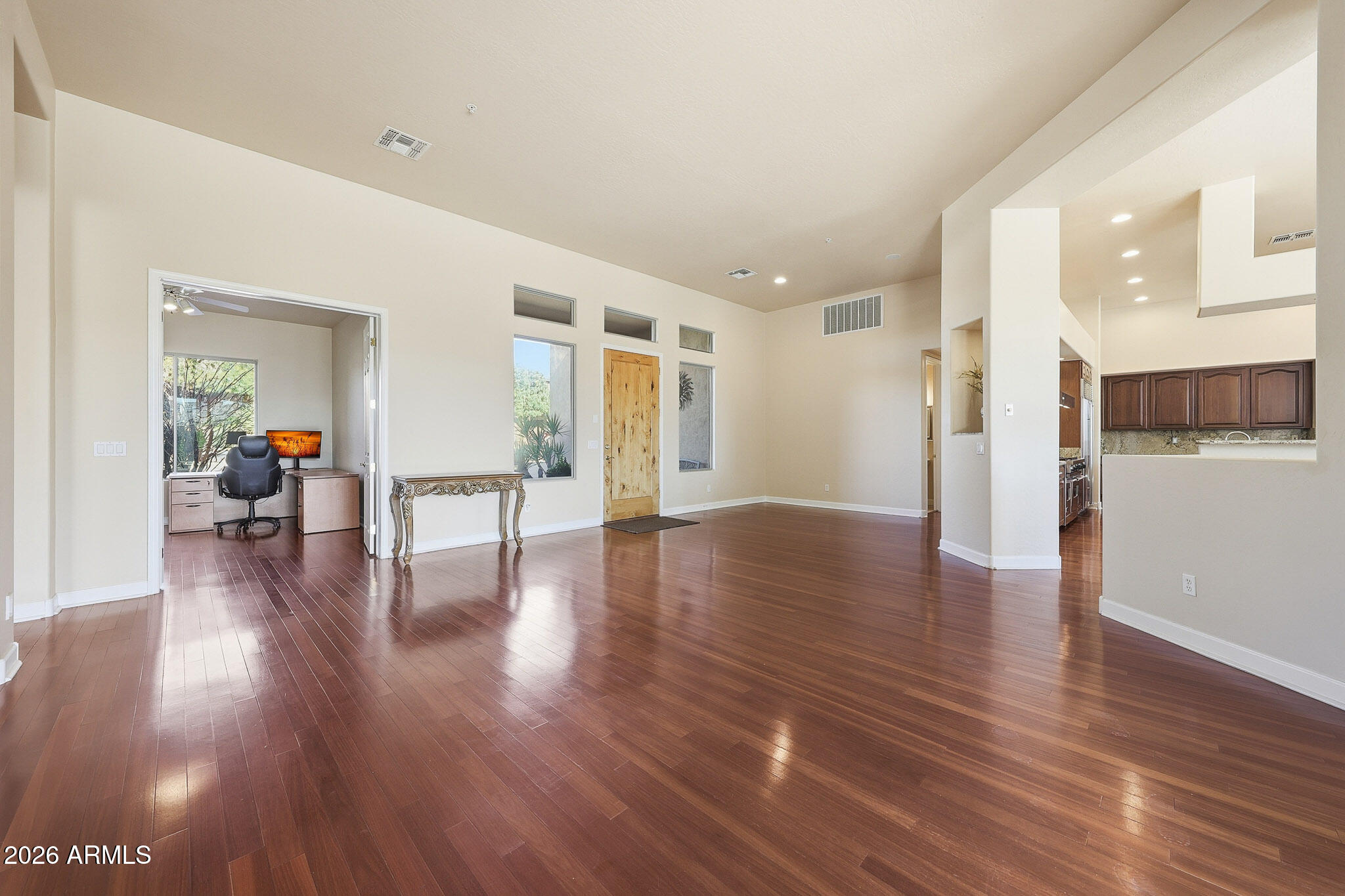 10901 E SOUTHWIND Lane