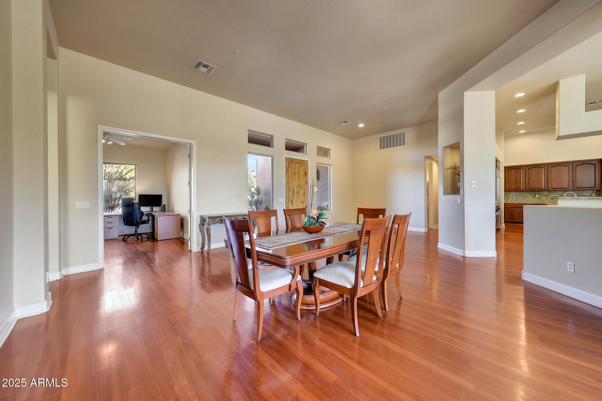 10901 E SOUTHWIND Lane