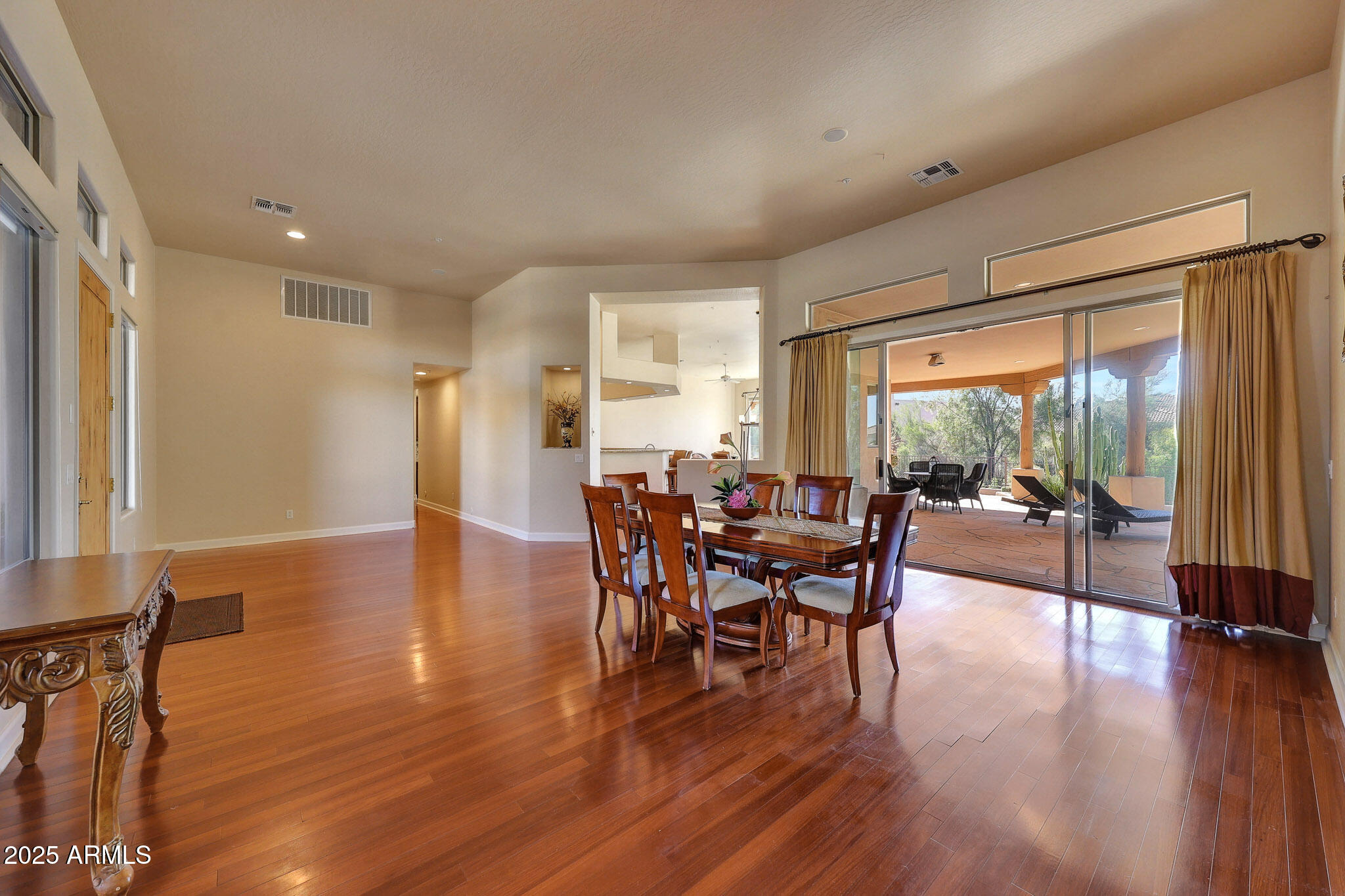 10901 E SOUTHWIND Lane