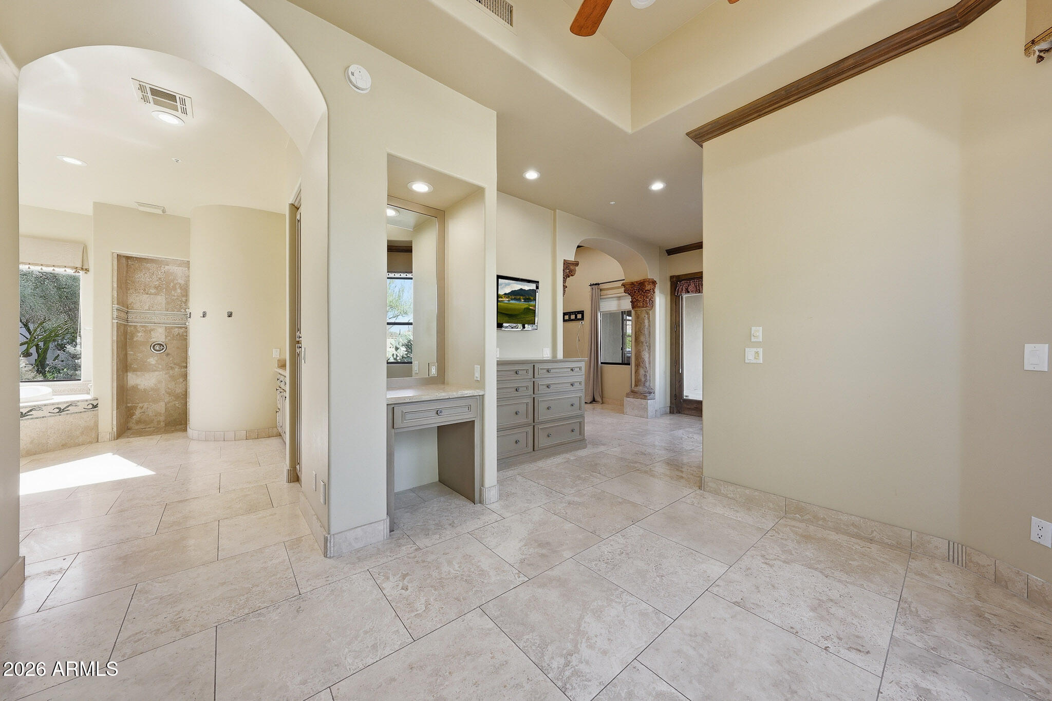 10801 E HAPPY VALLEY Road 81