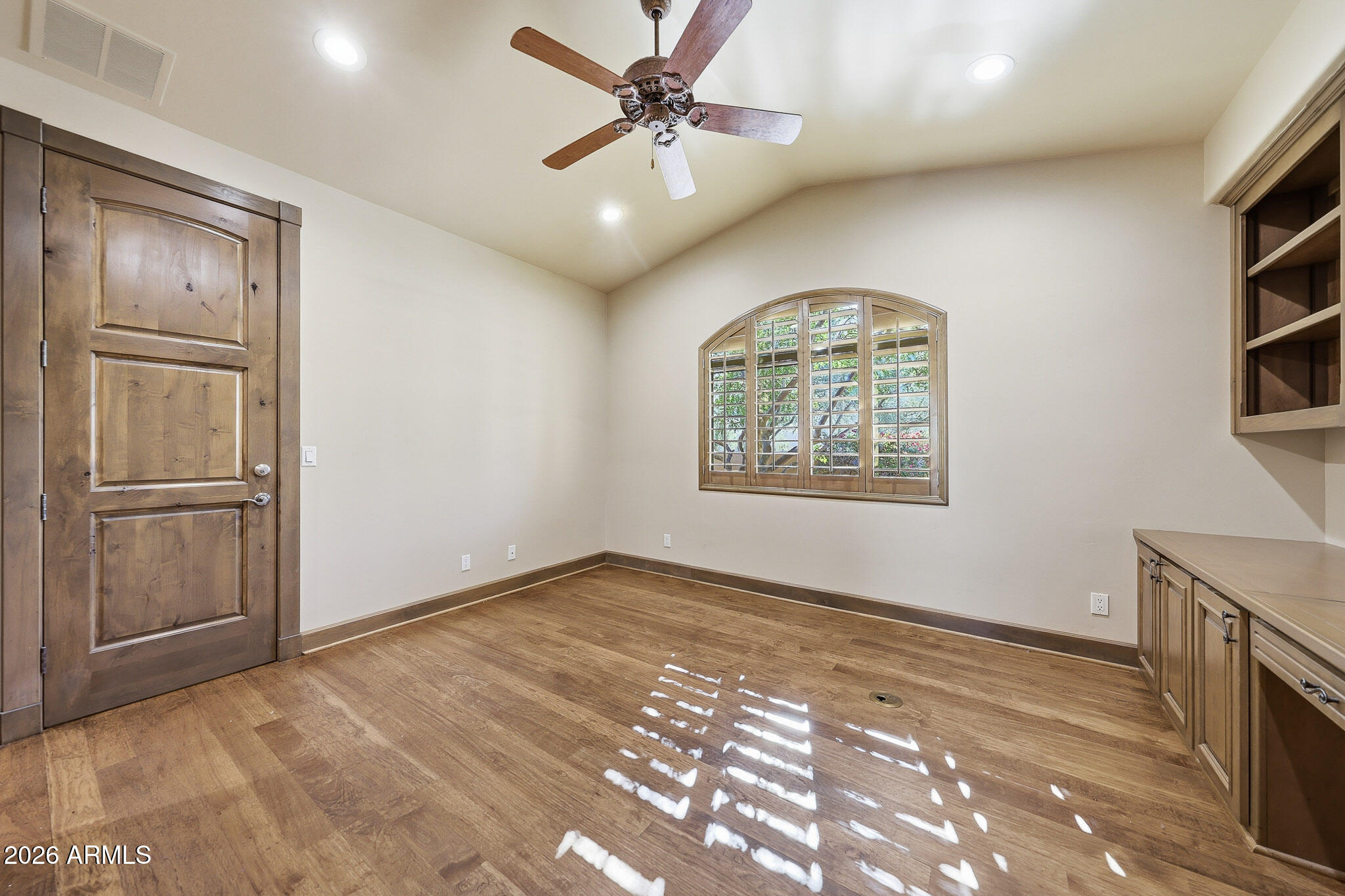 10801 E HAPPY VALLEY Road 81