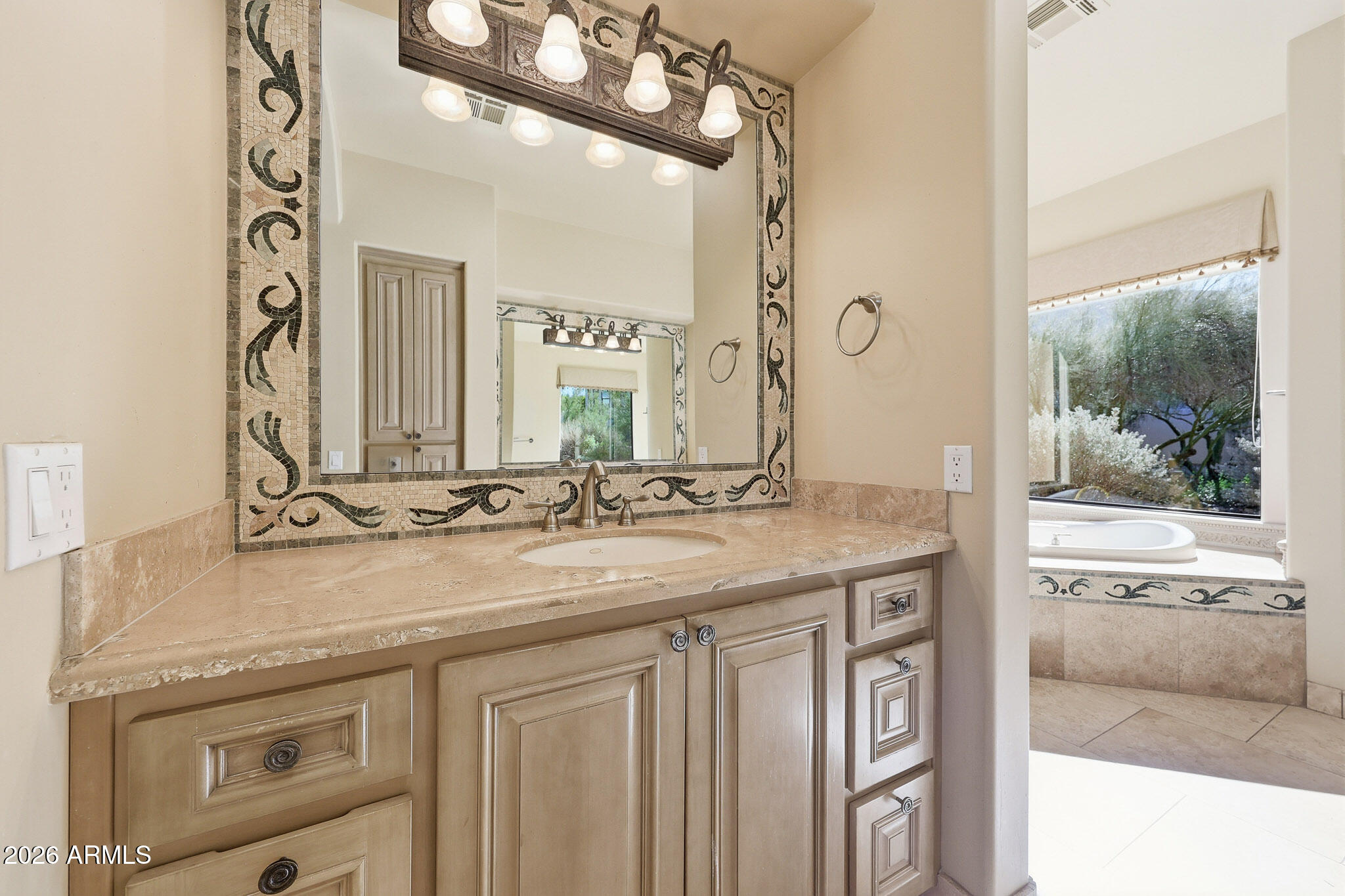 10801 E HAPPY VALLEY Road 81