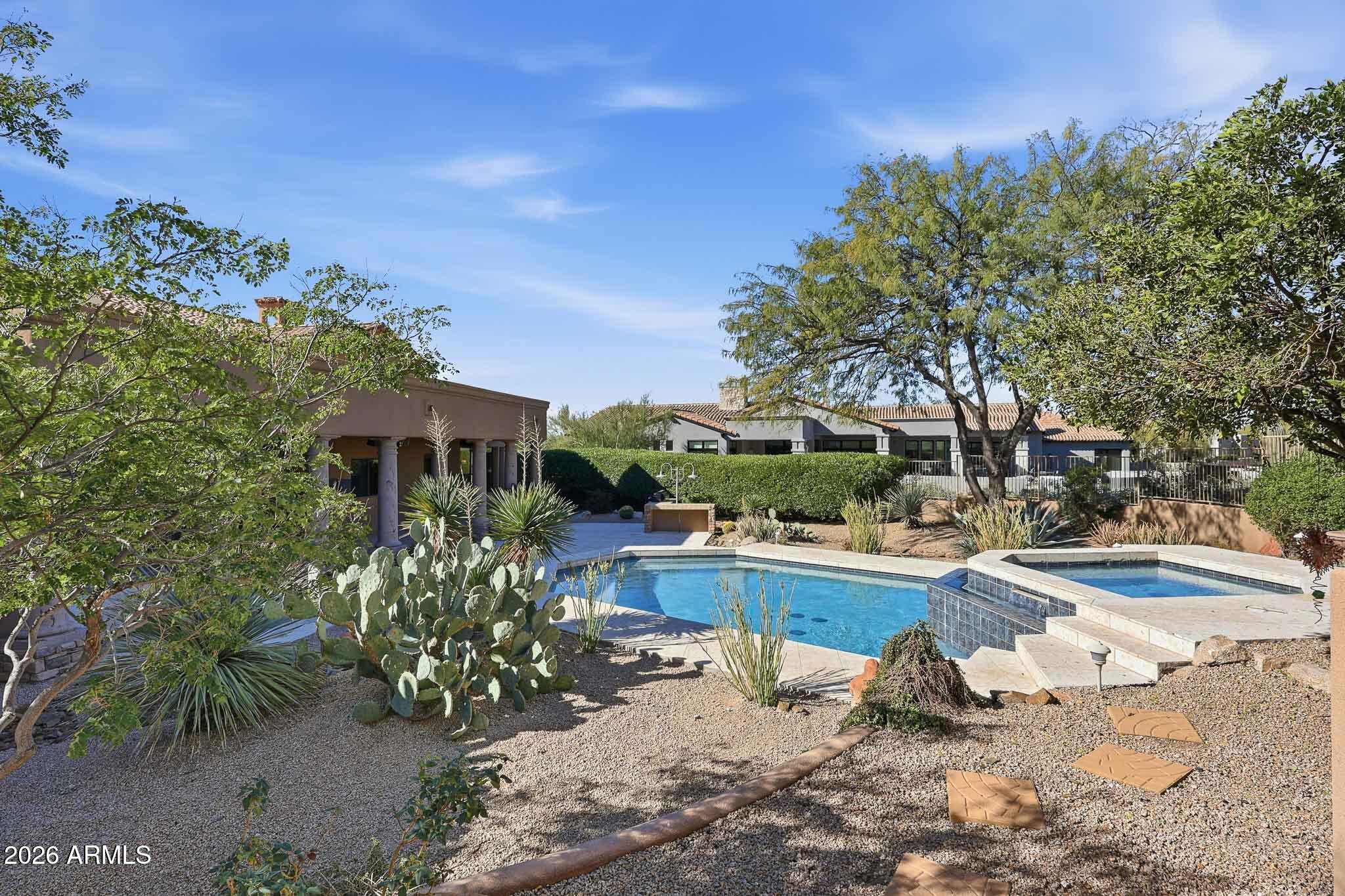 10801 E HAPPY VALLEY Road 81