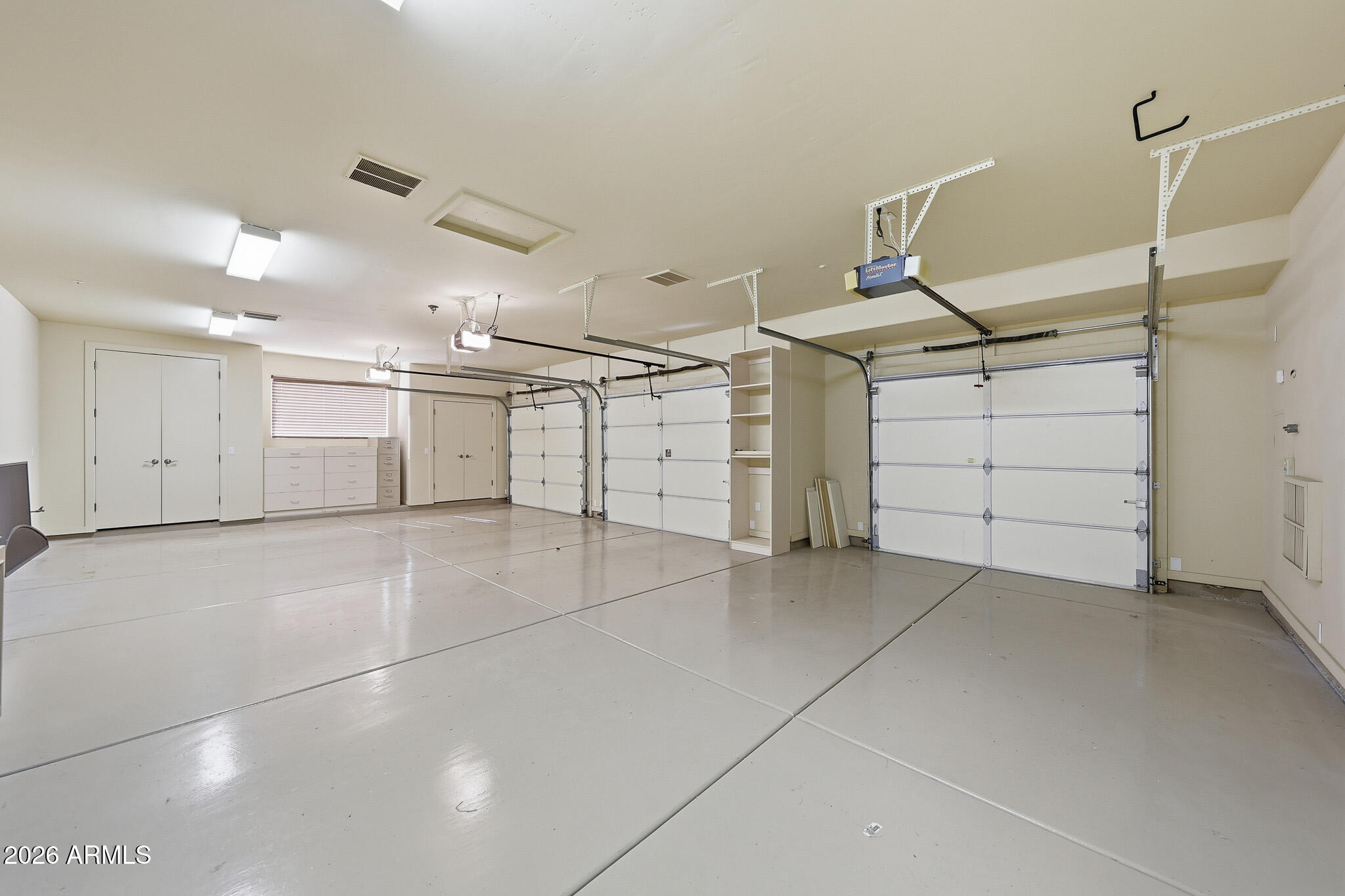 10801 E HAPPY VALLEY Road 81