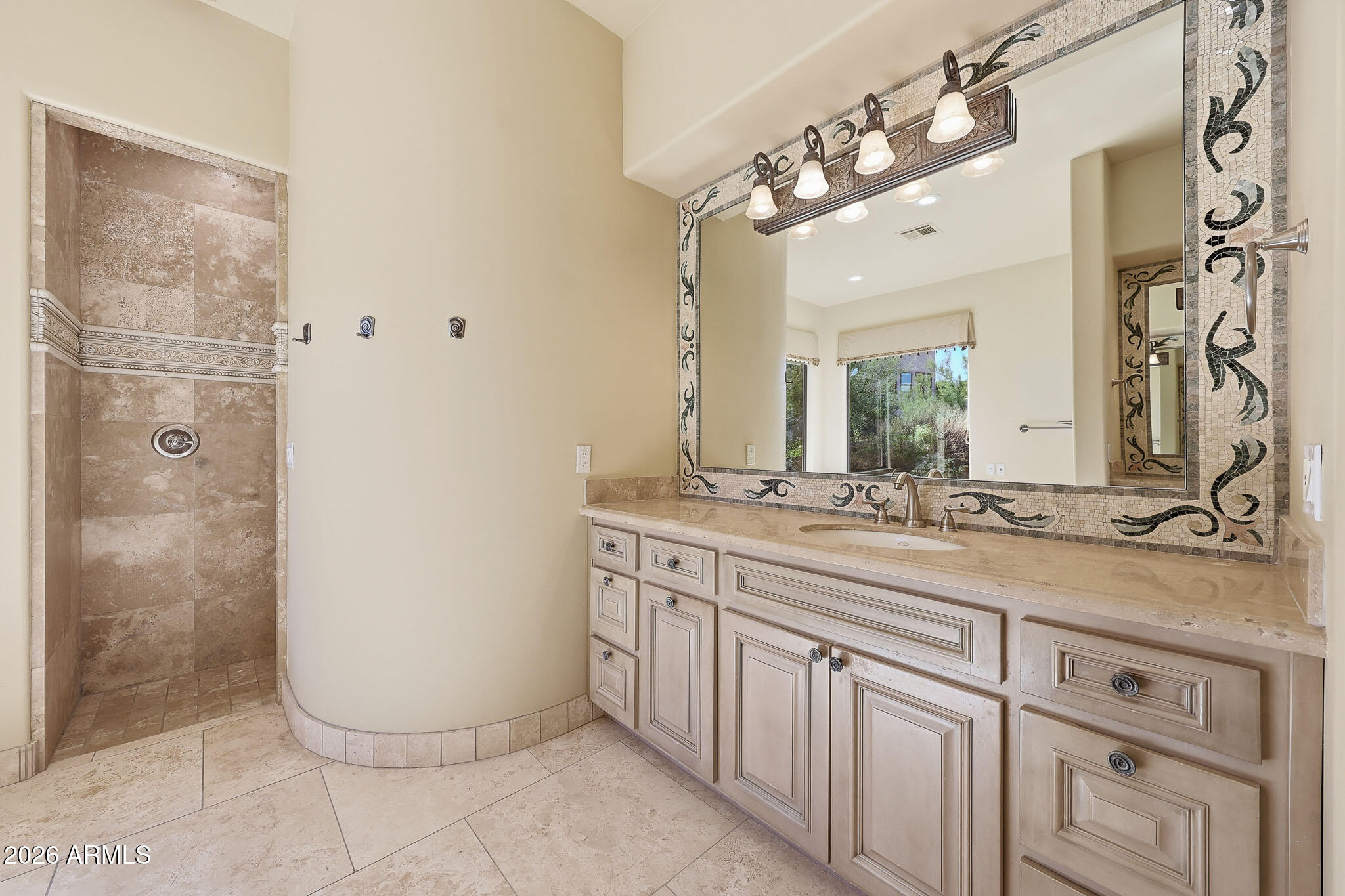 10801 E HAPPY VALLEY Road 81