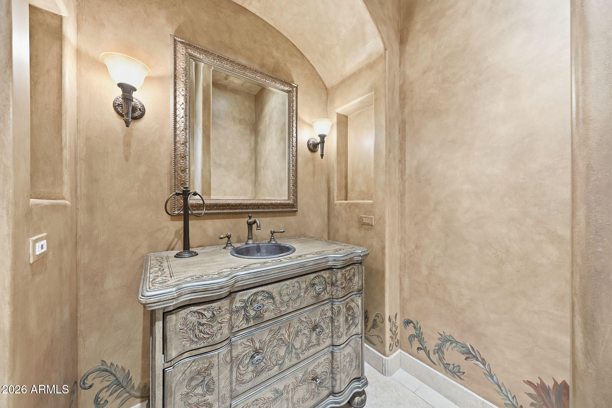 10801 E HAPPY VALLEY Road 81