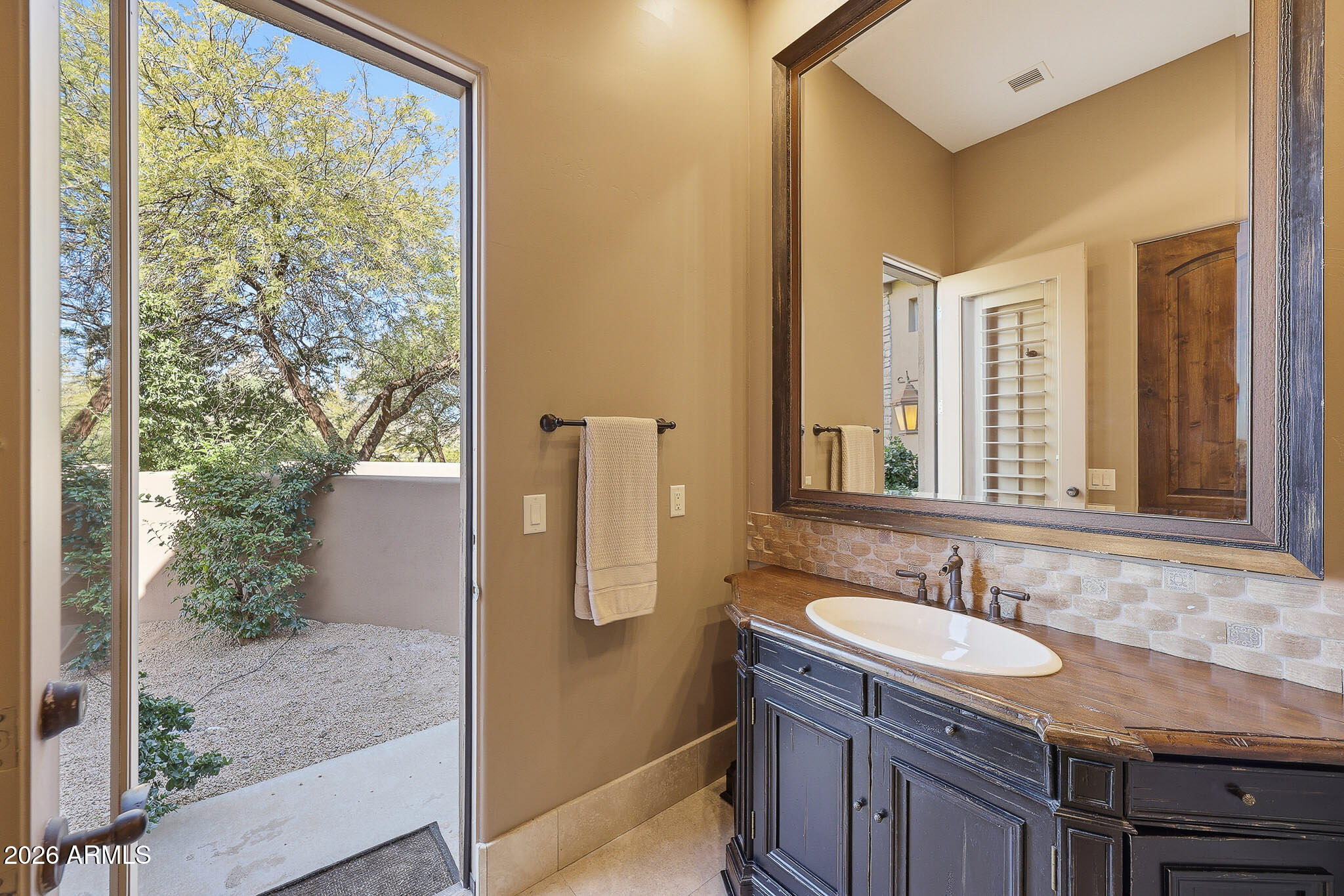 10580 E YEARLING Drive