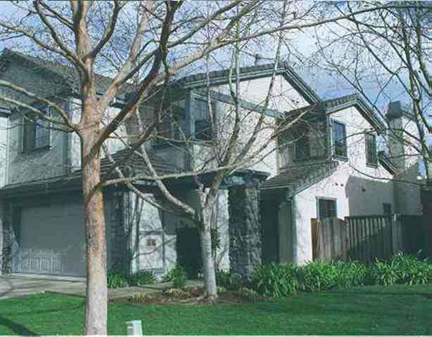 45 BOULDER CREEK CT