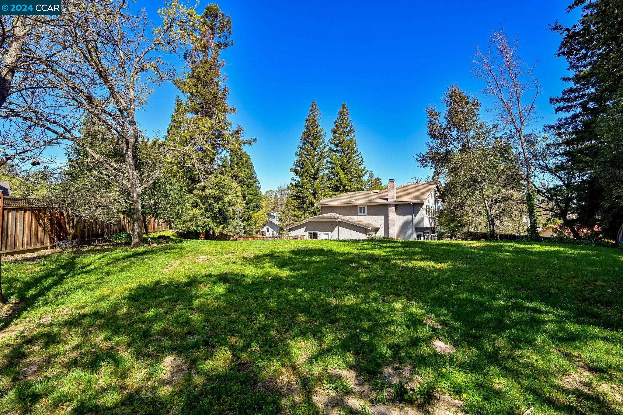 1026 Pleasant Oaks Dr
