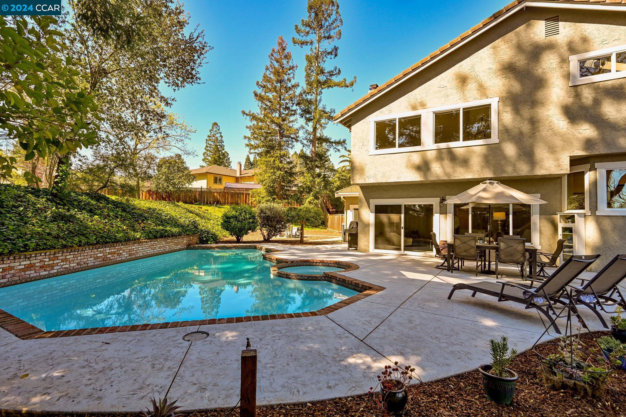 1026 Pleasant Oaks Dr
