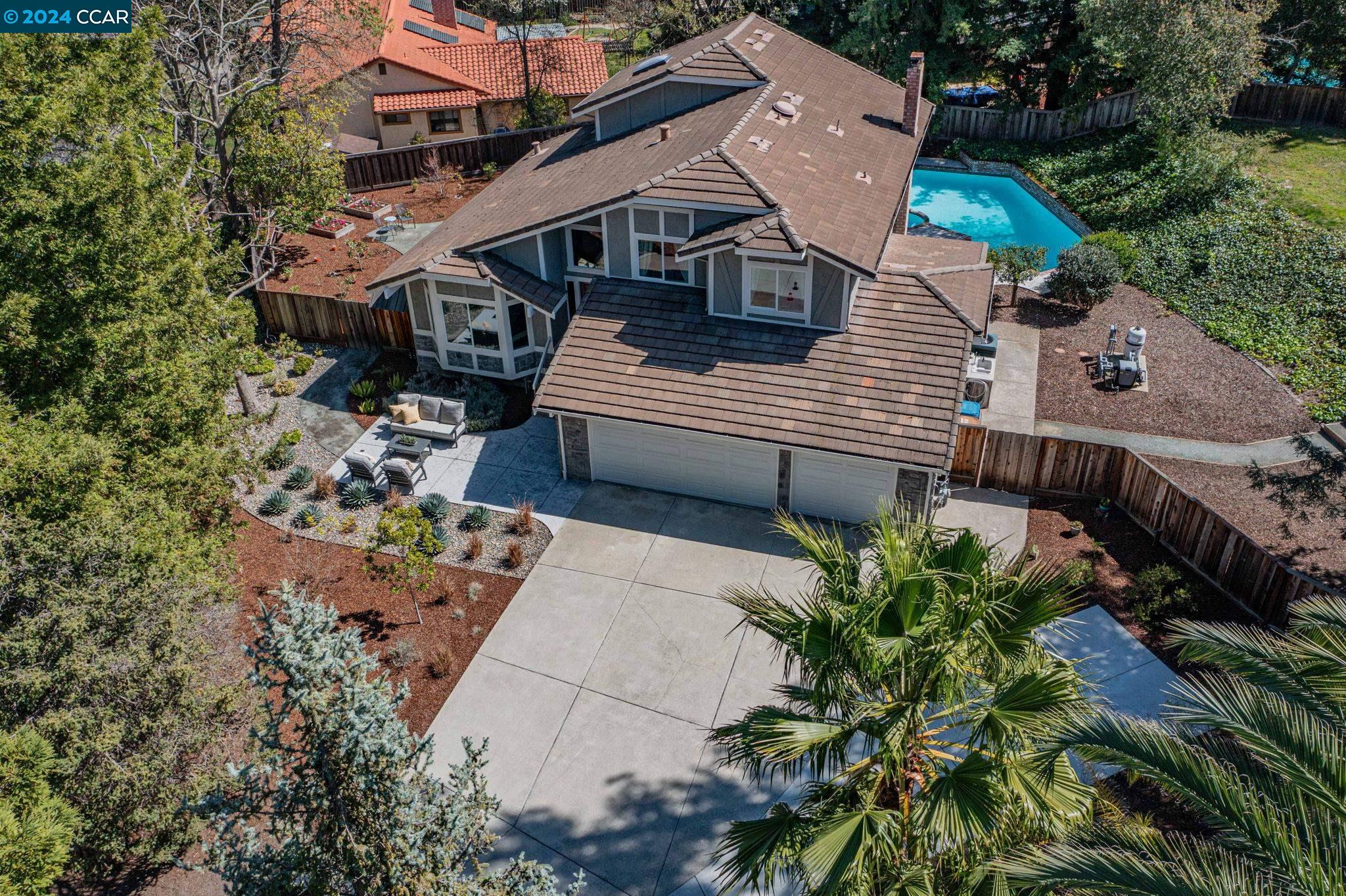 1026 Pleasant Oaks Dr