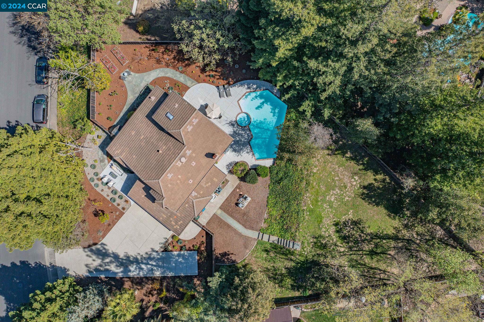 1026 Pleasant Oaks Dr