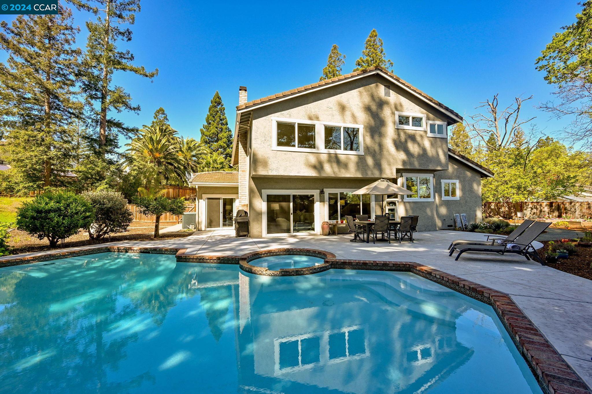 1026 Pleasant Oaks Dr