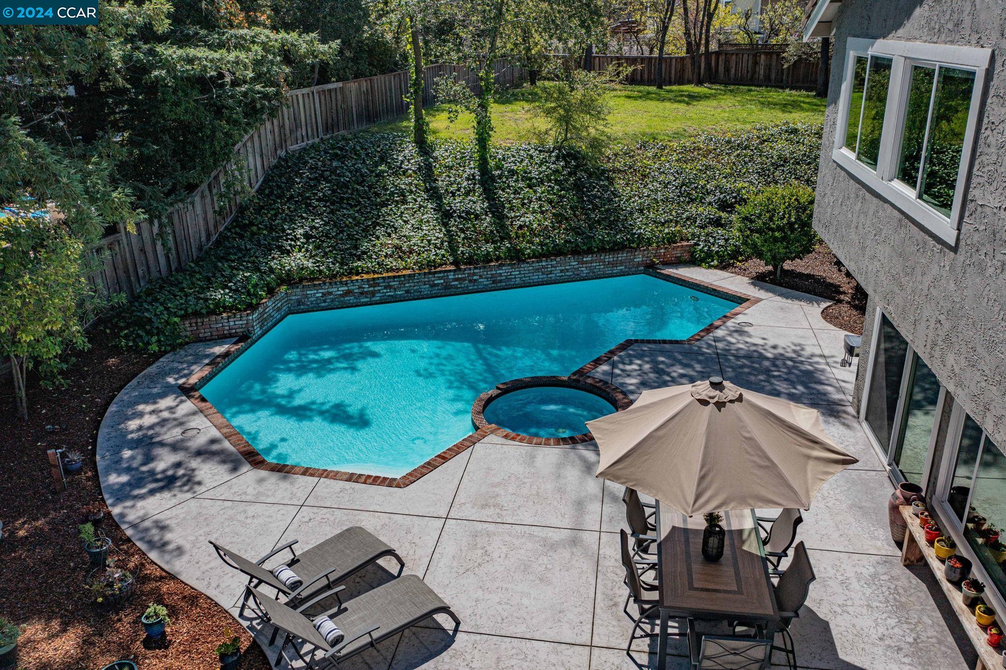 1026 Pleasant Oaks Dr