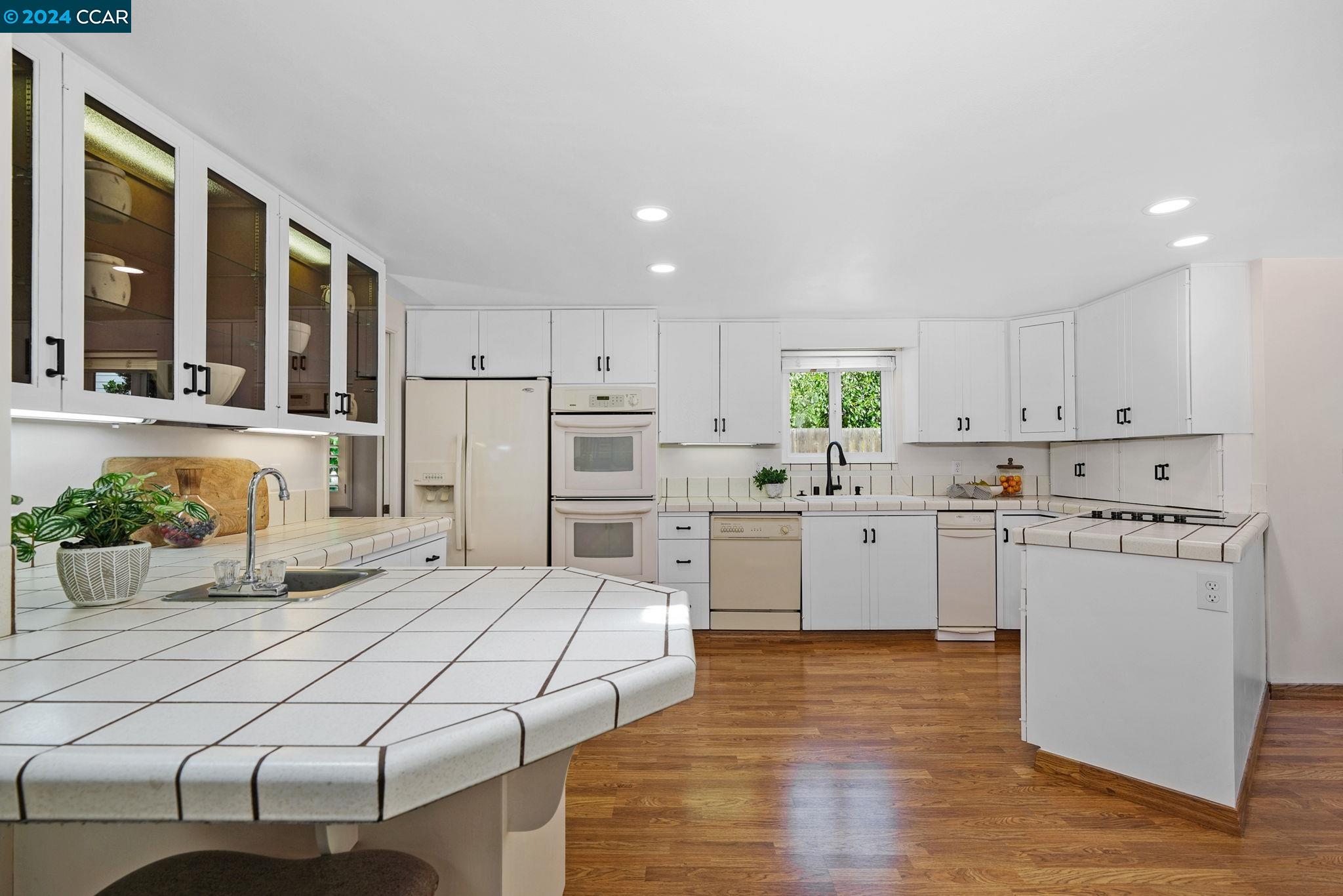 2512 Dos Rios Drive