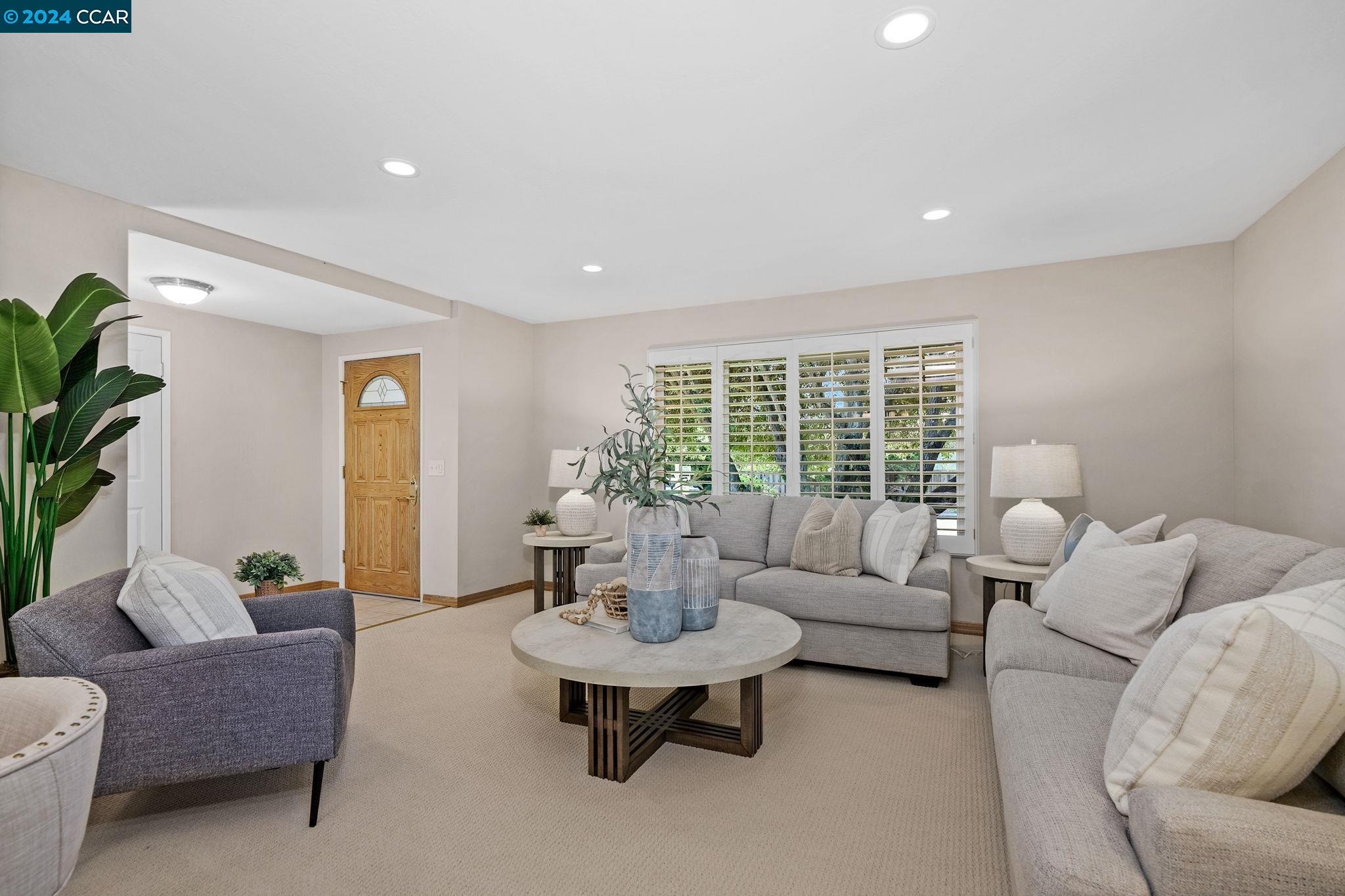 2512 Dos Rios Drive