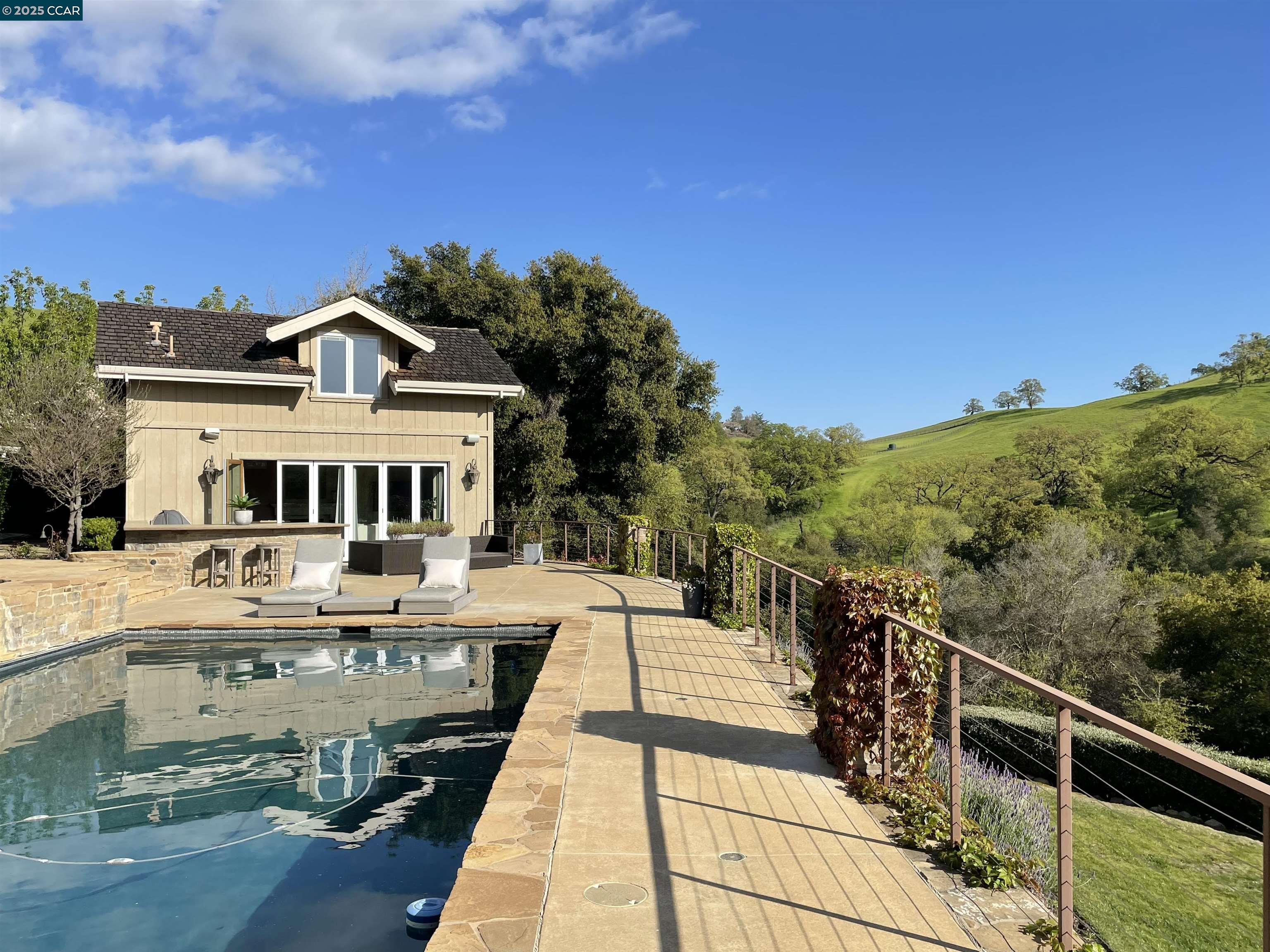 18 Emmons Canyon Ct