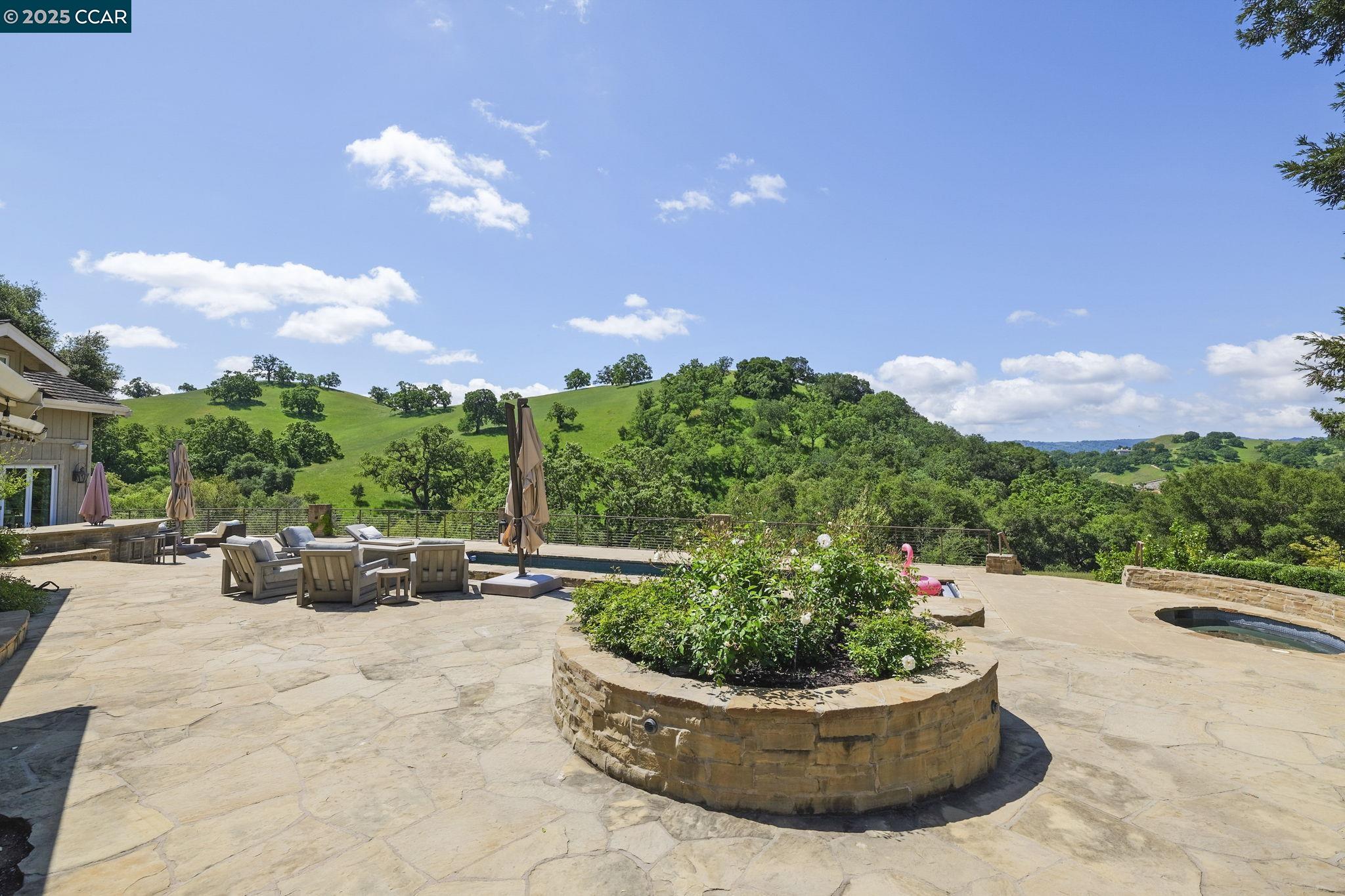 18 Emmons Canyon Ct