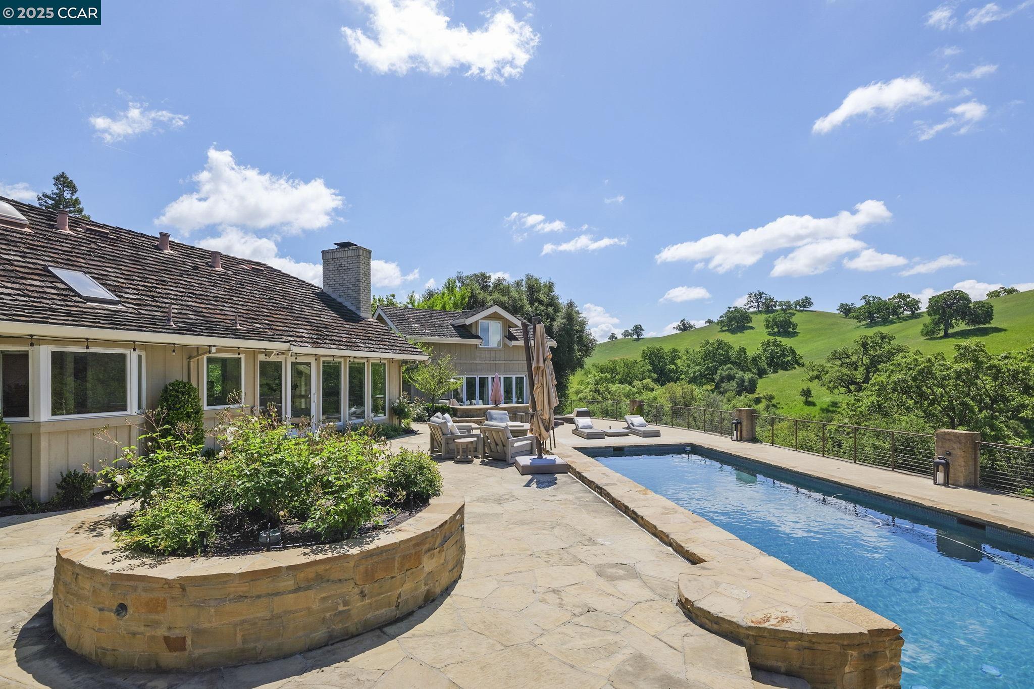 18 Emmons Canyon Ct