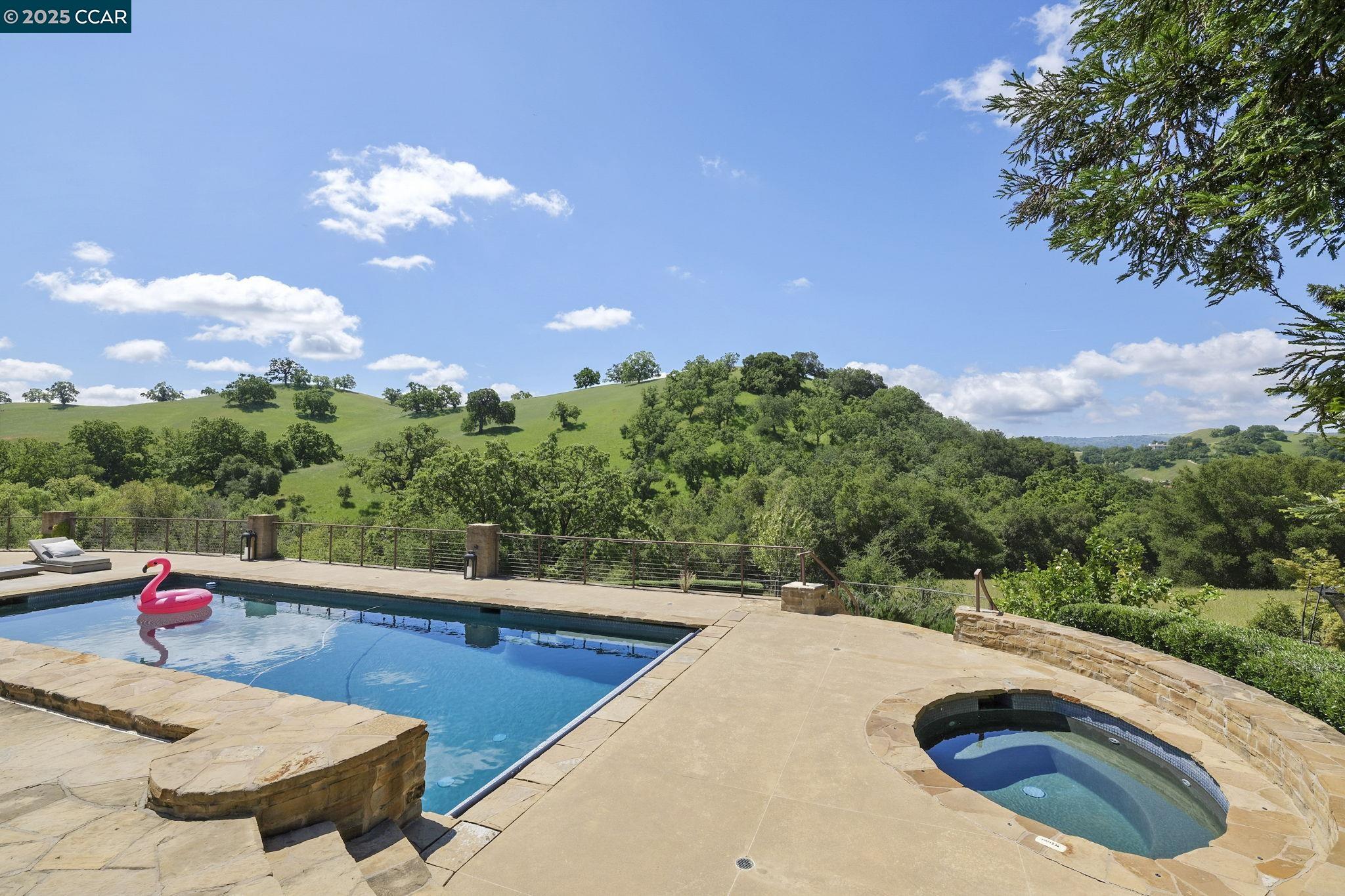 18 Emmons Canyon Ct