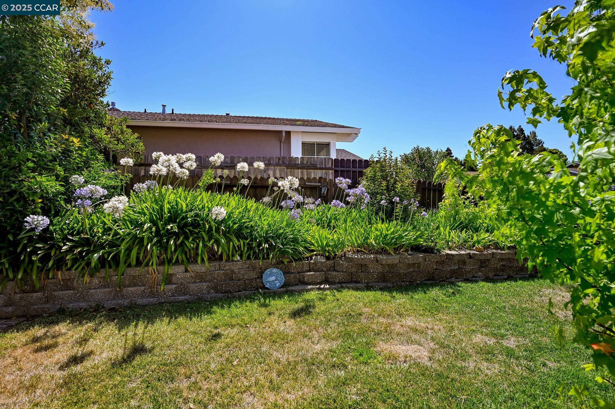5040 Murchio Dr