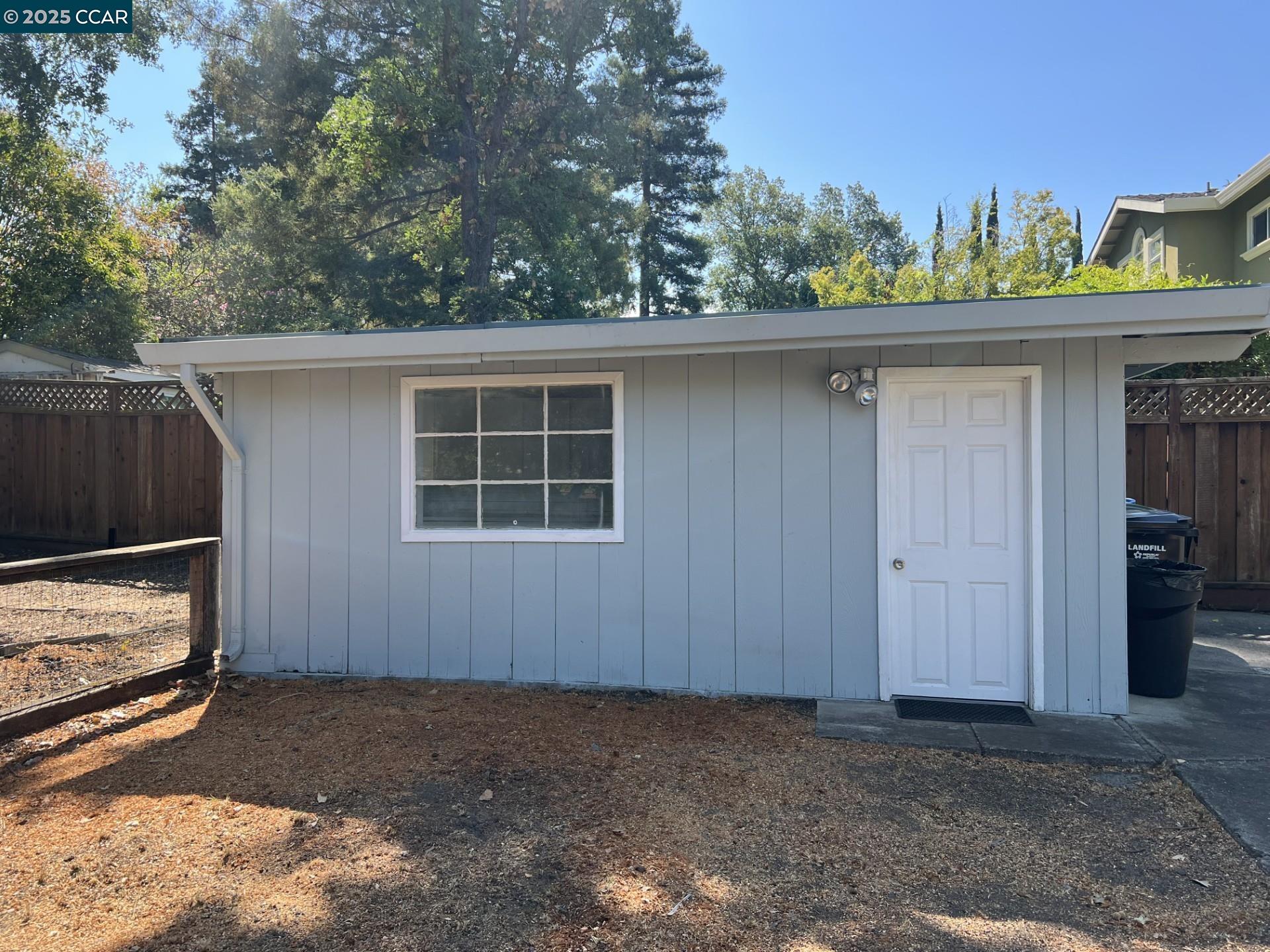 760 Rosewood Dr