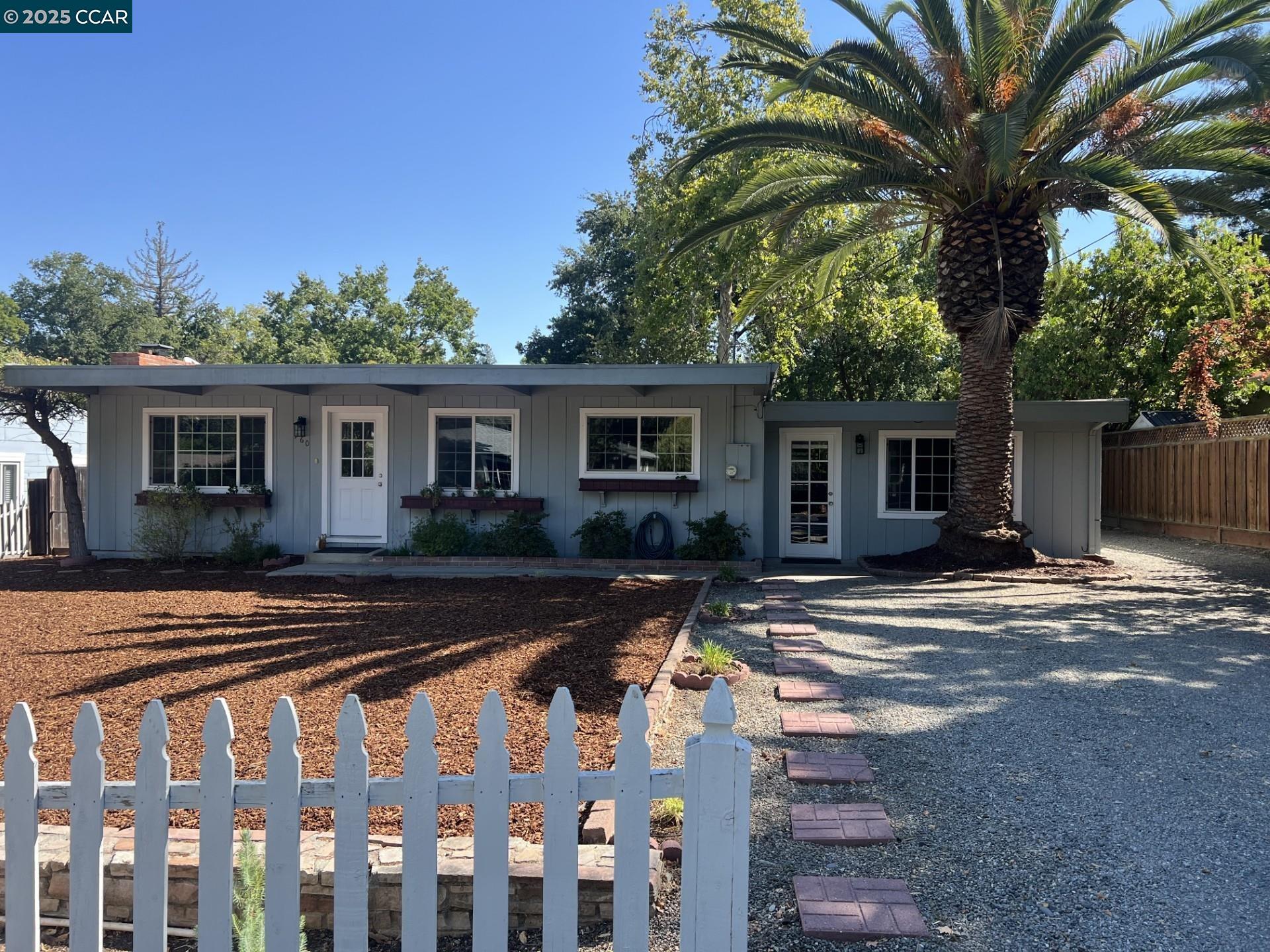 760 Rosewood Dr
