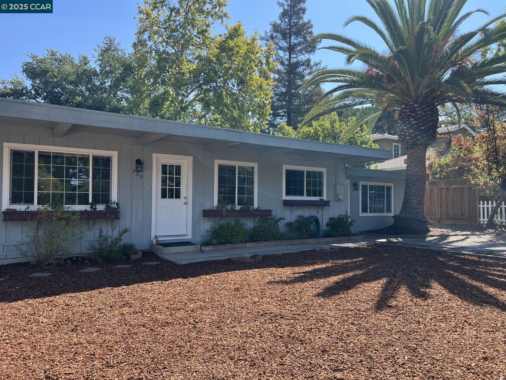 760 Rosewood Dr