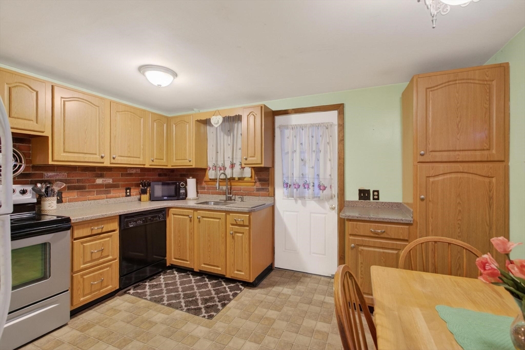 18 Montvale Rd