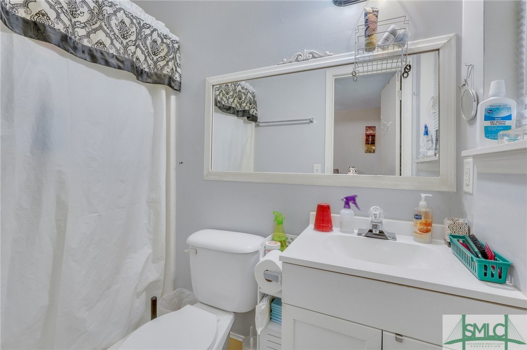 1098 Live Oak Drive