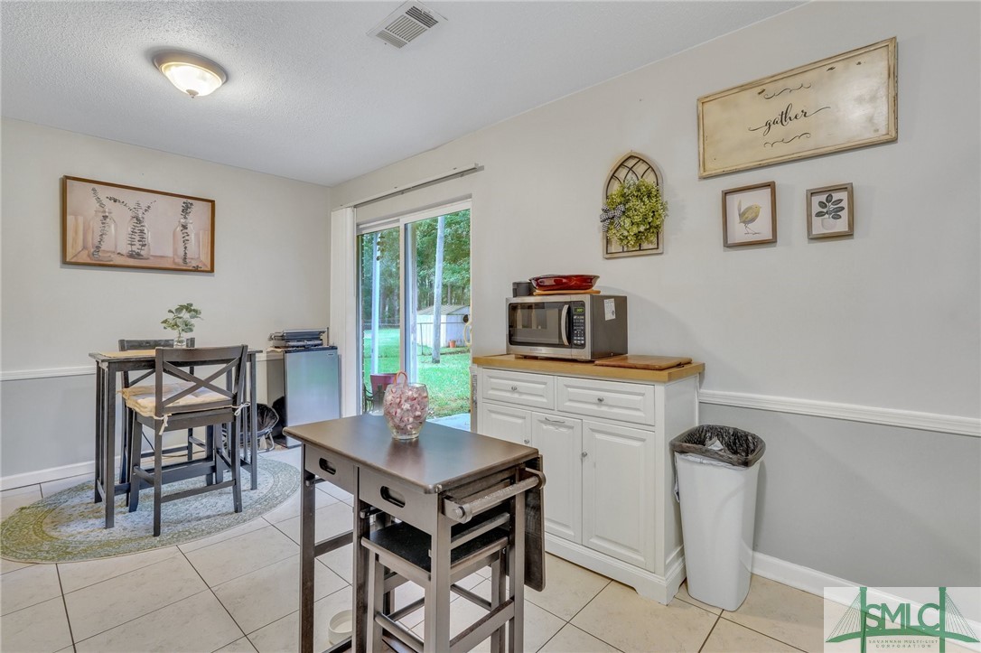 1098 Live Oak Drive