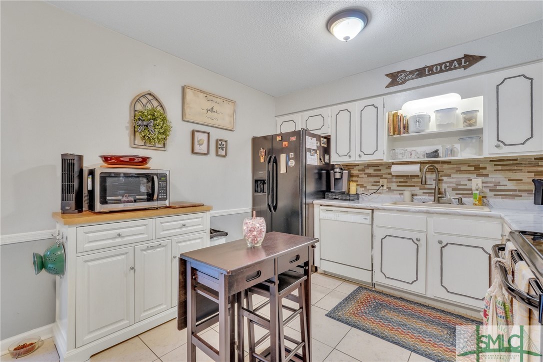1098 Live Oak Drive