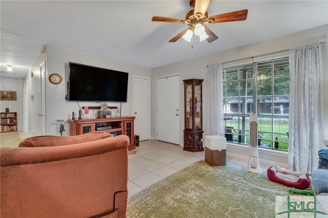1098 Live Oak Drive