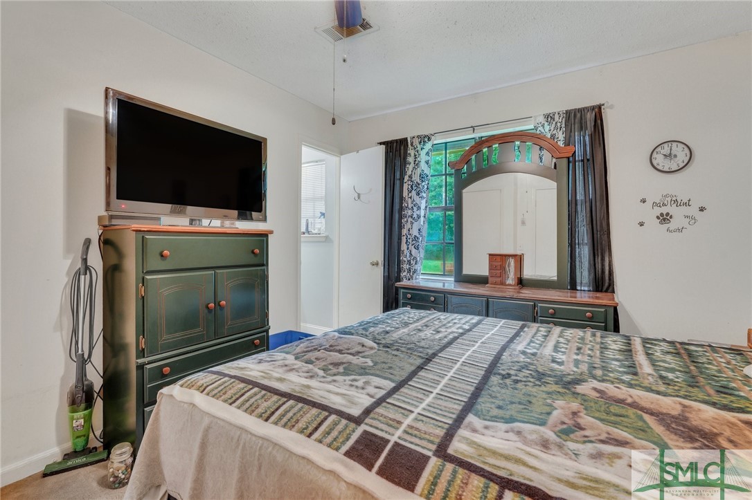 1098 Live Oak Drive