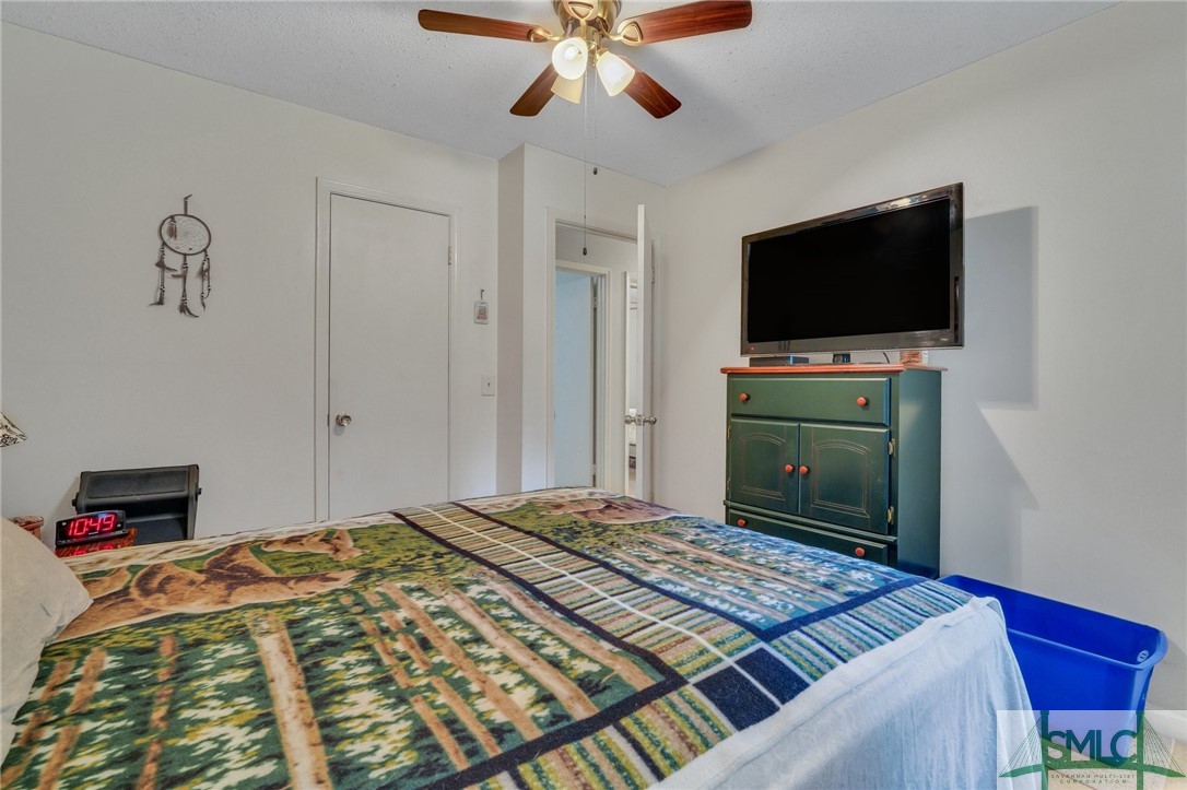 1098 Live Oak Drive