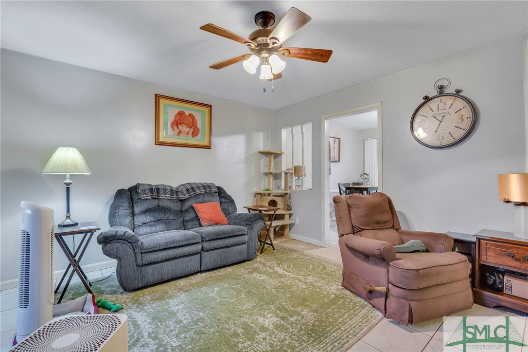 1098 Live Oak Drive